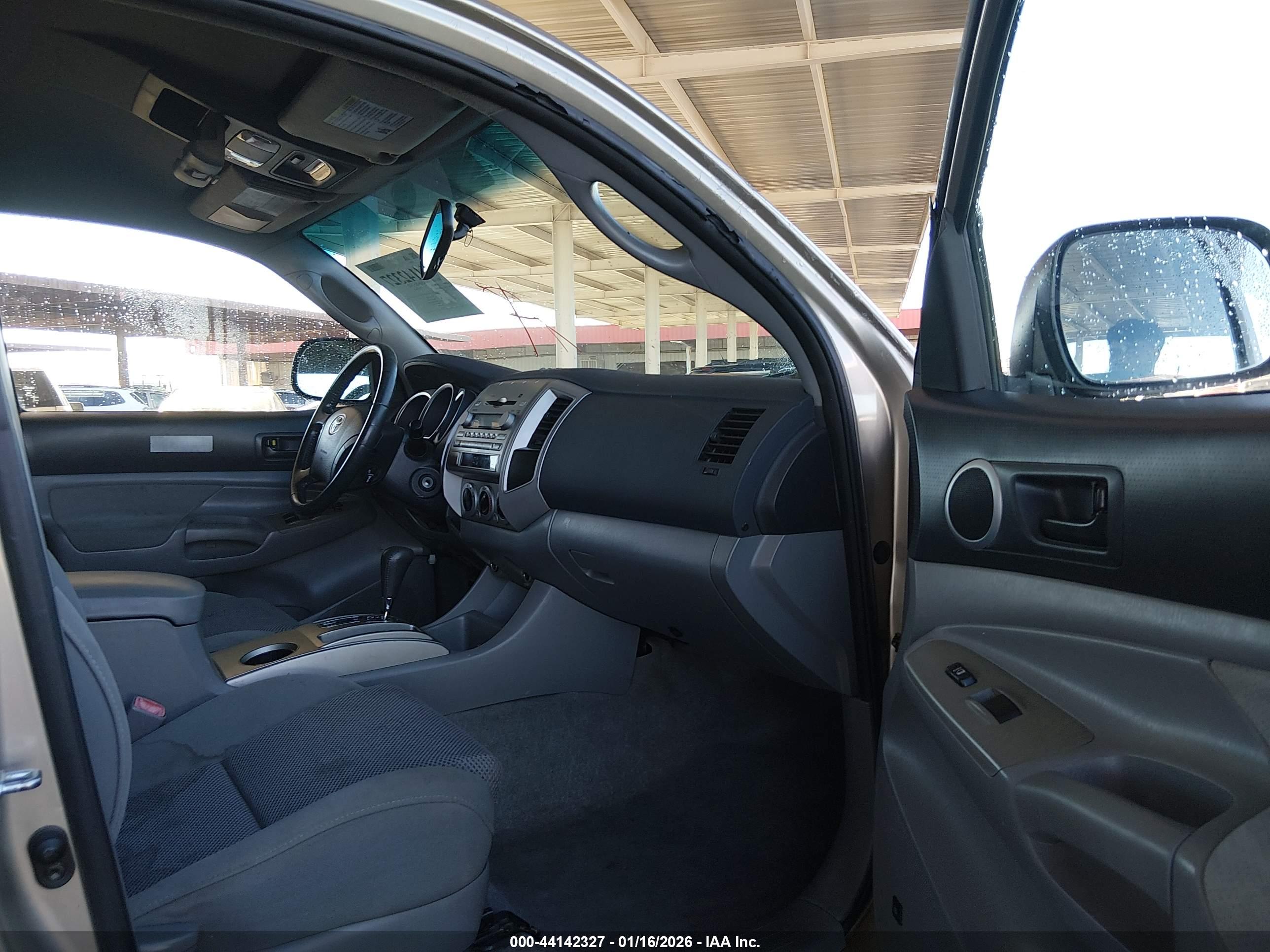 TOYOTA TACOMA image 5