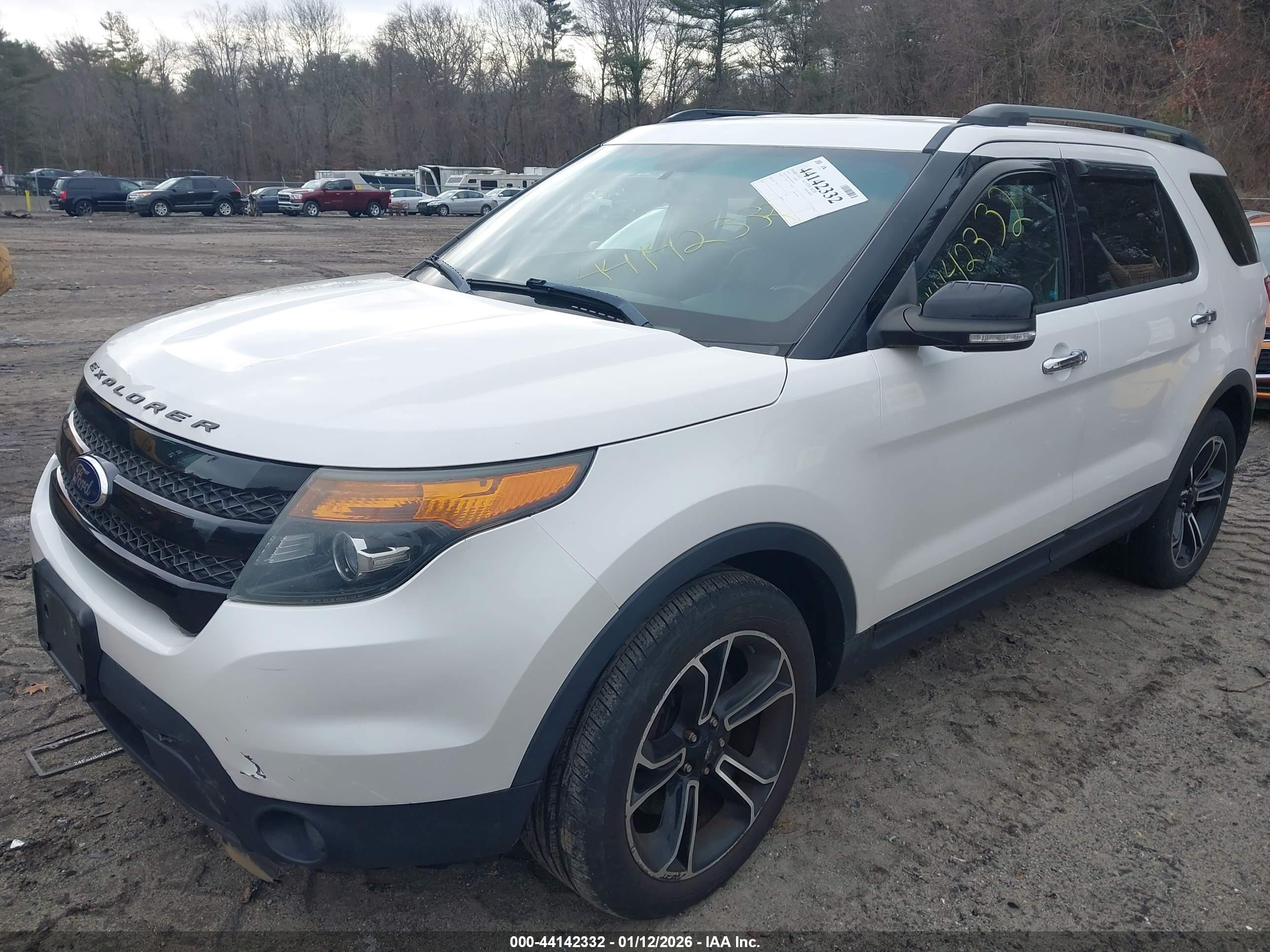 FORD EXPLORER image 2