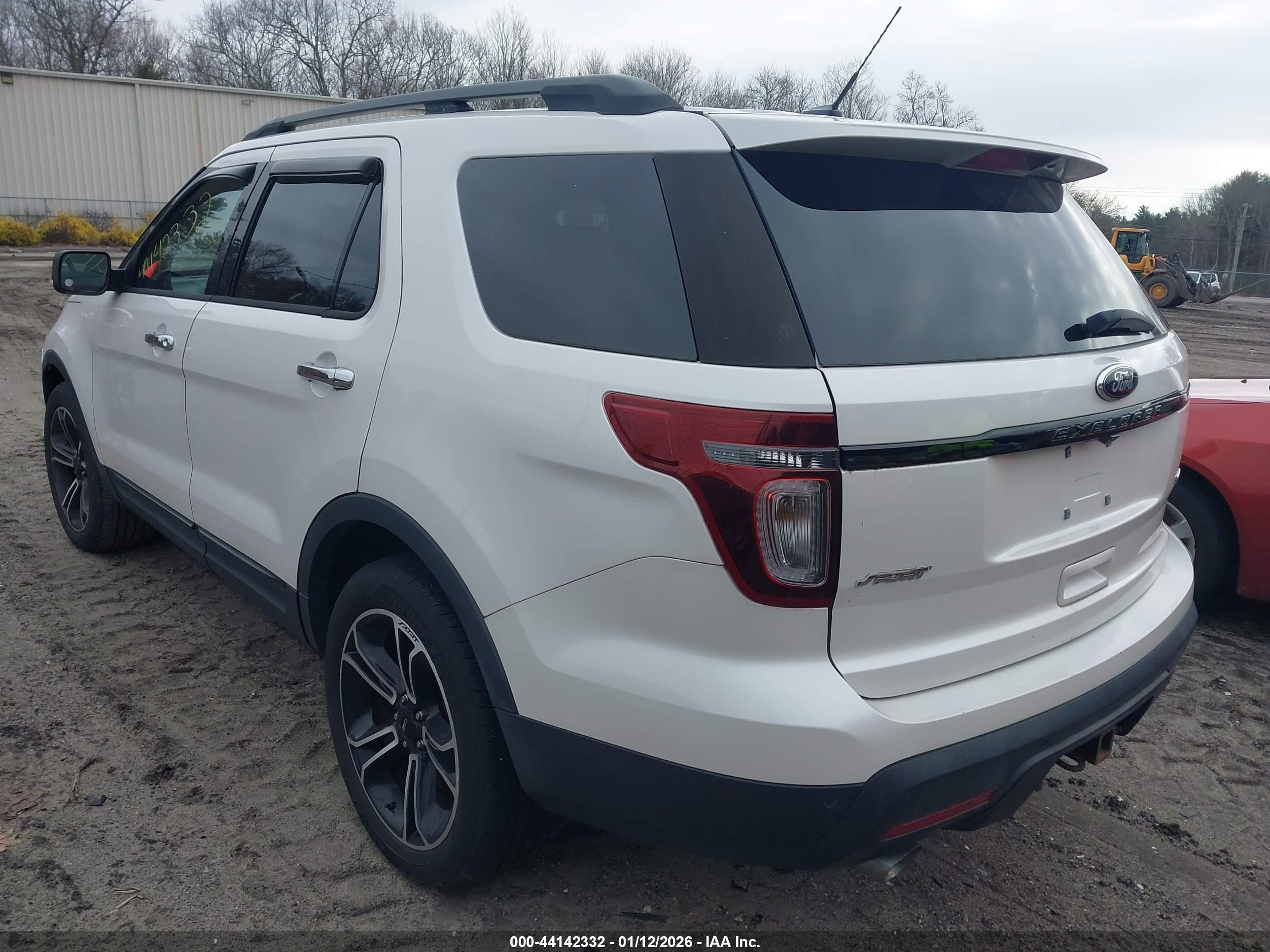 FORD EXPLORER image 3