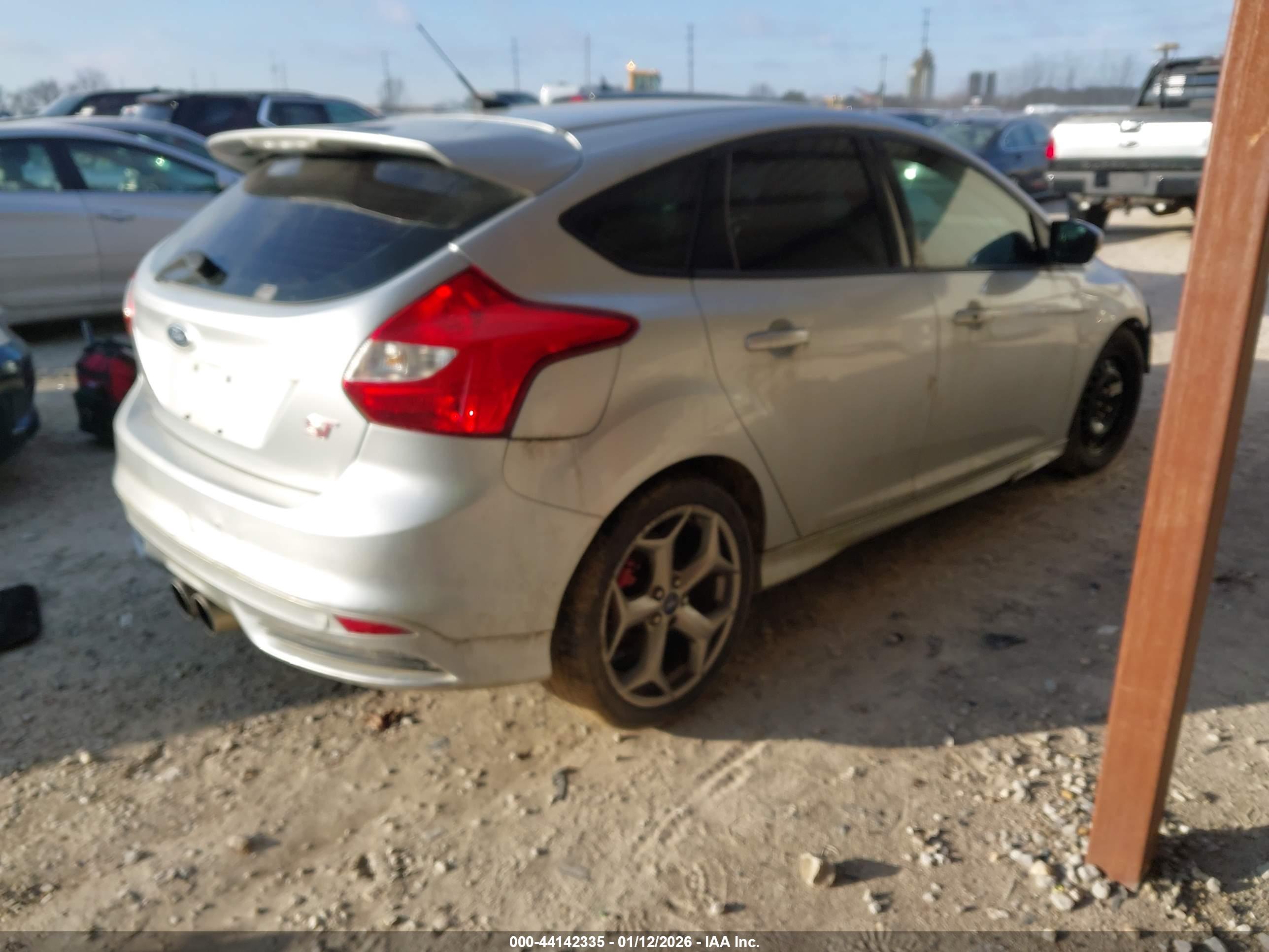 FORD FOCUS image 4
