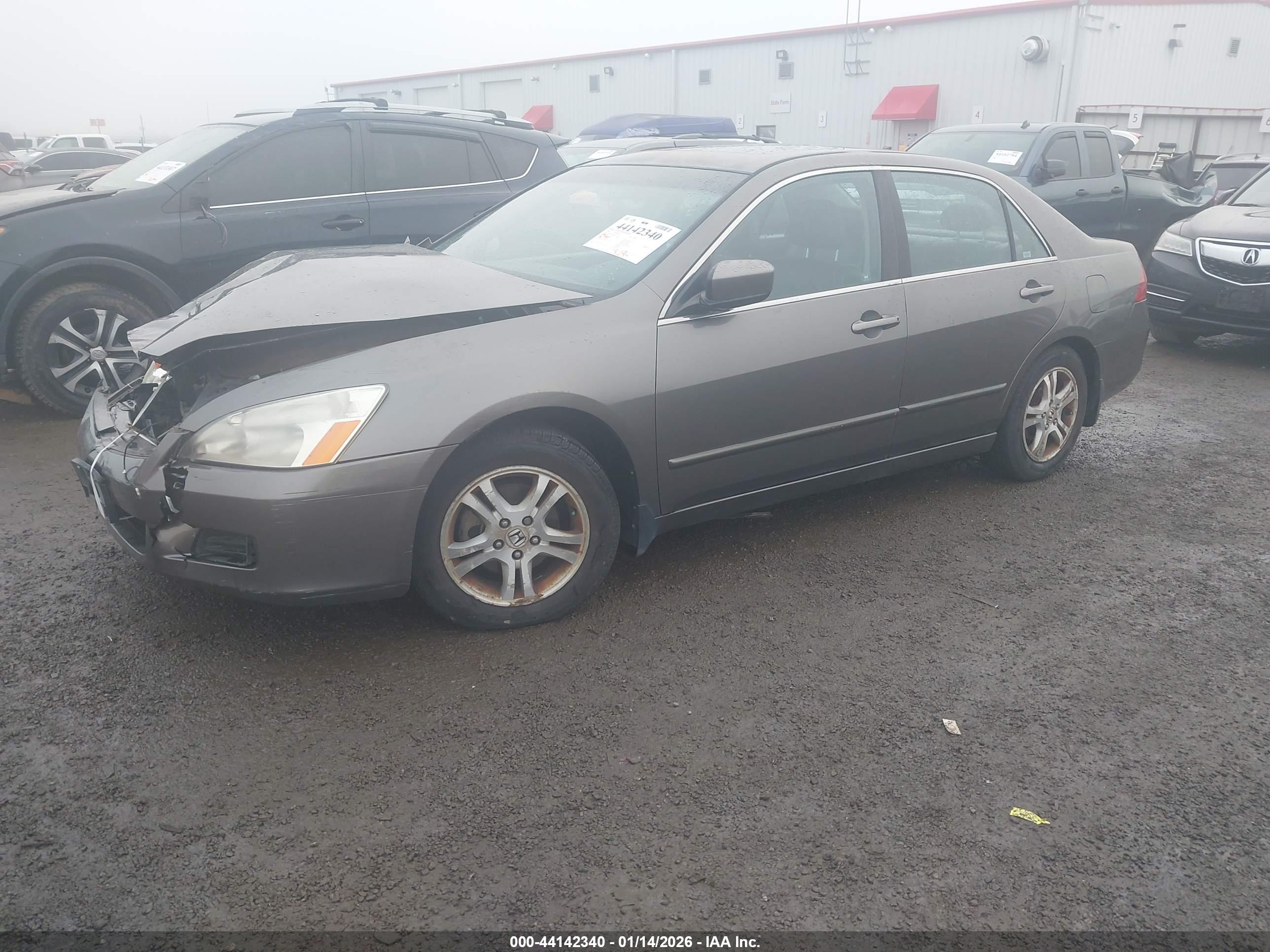 HONDA ACCORD image 2