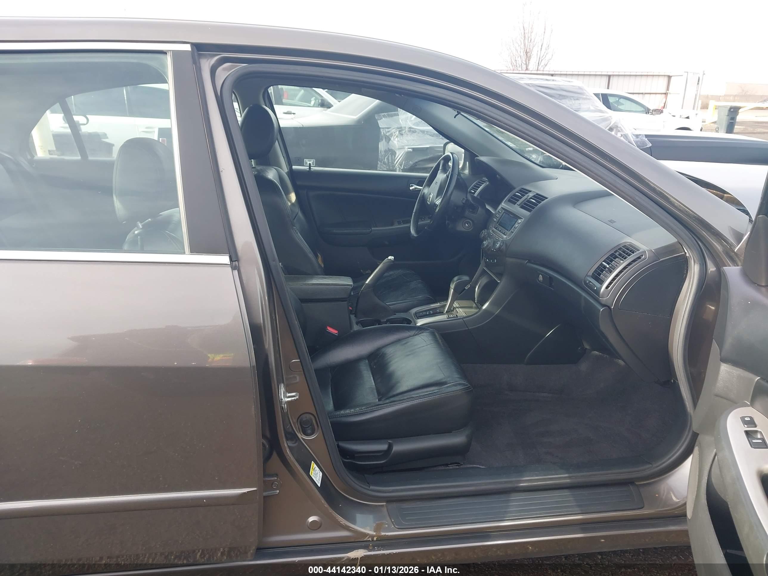 HONDA ACCORD image 5