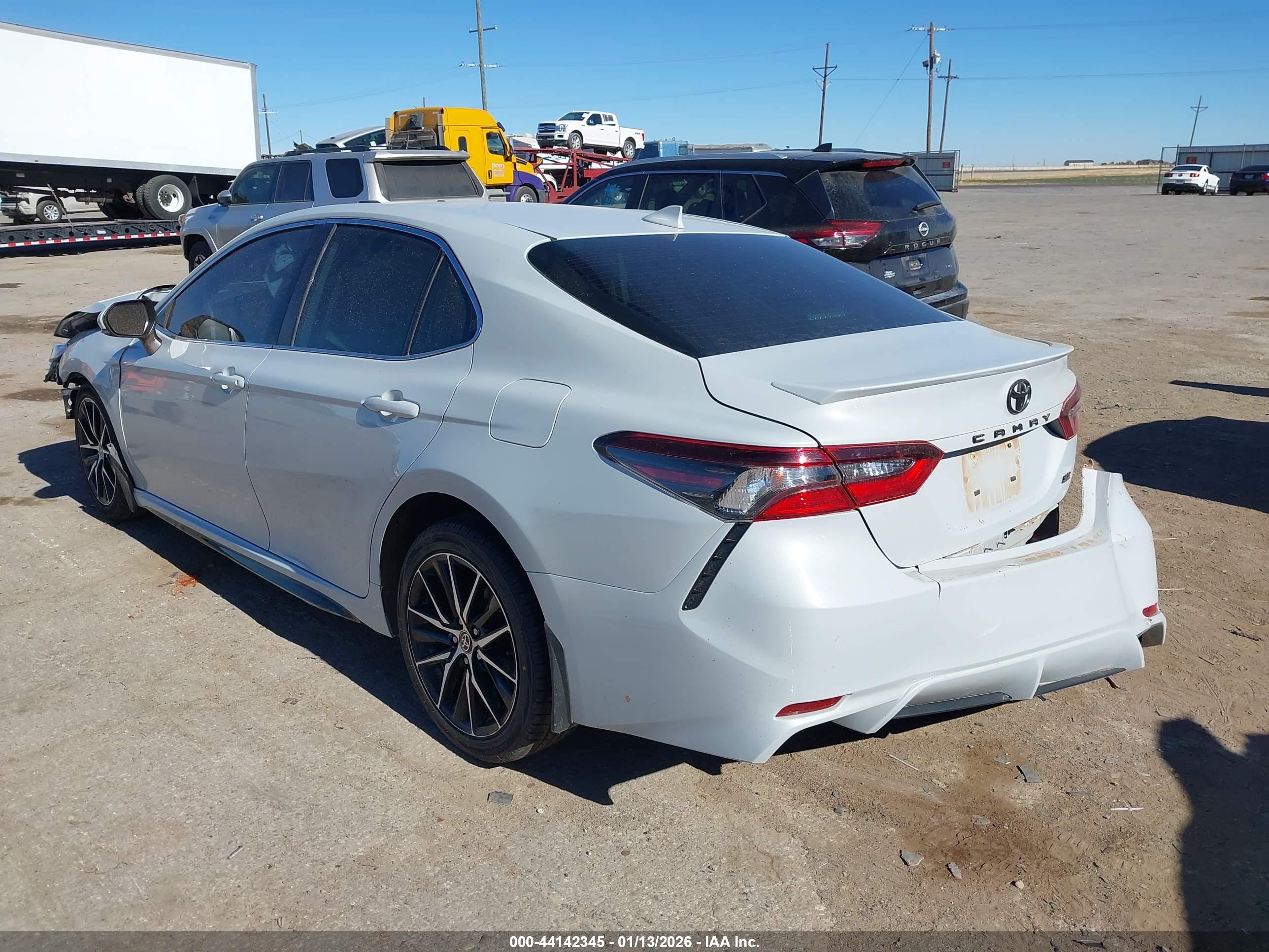 TOYOTA CAMRY image 3
