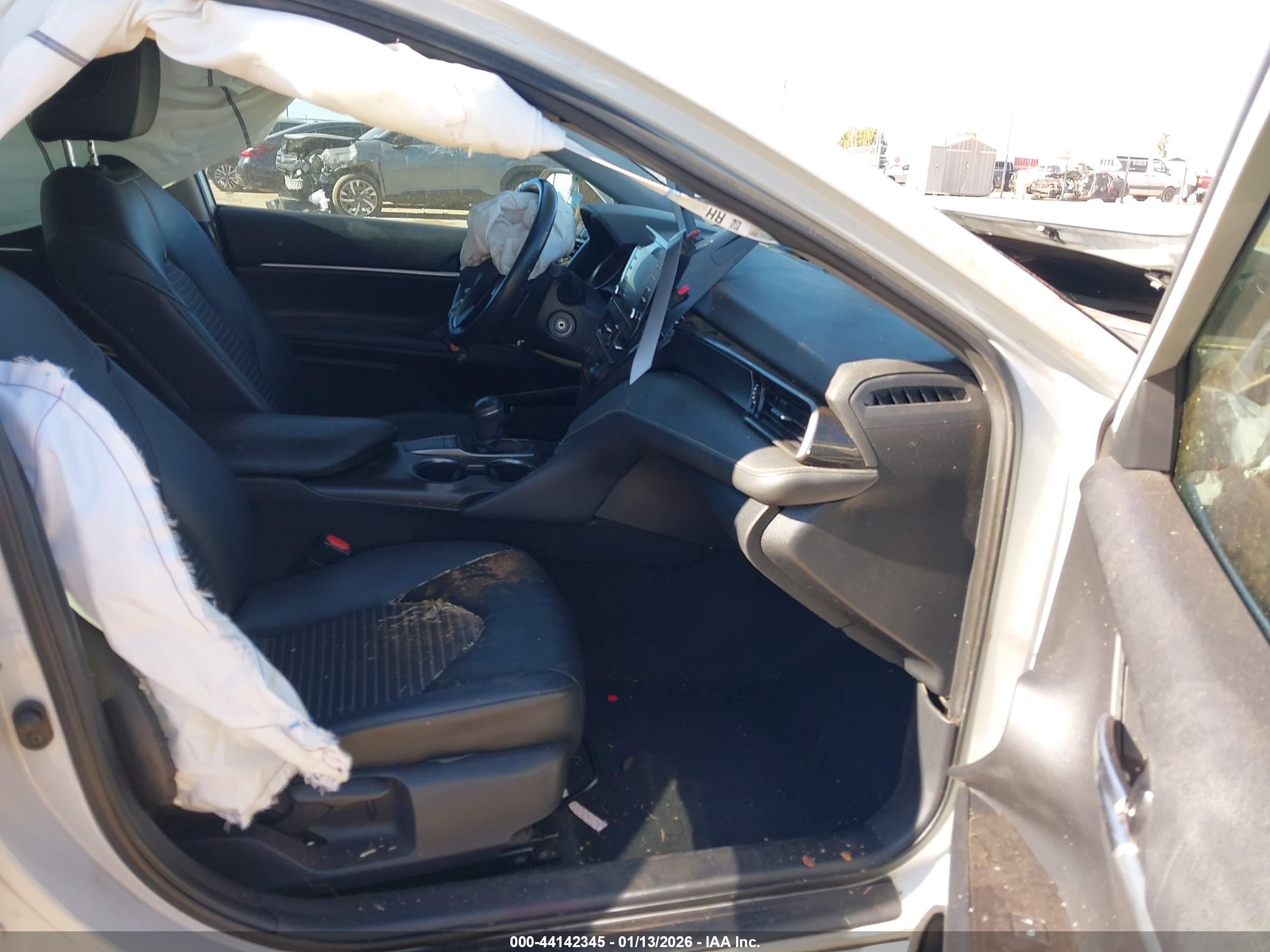 TOYOTA CAMRY image 5