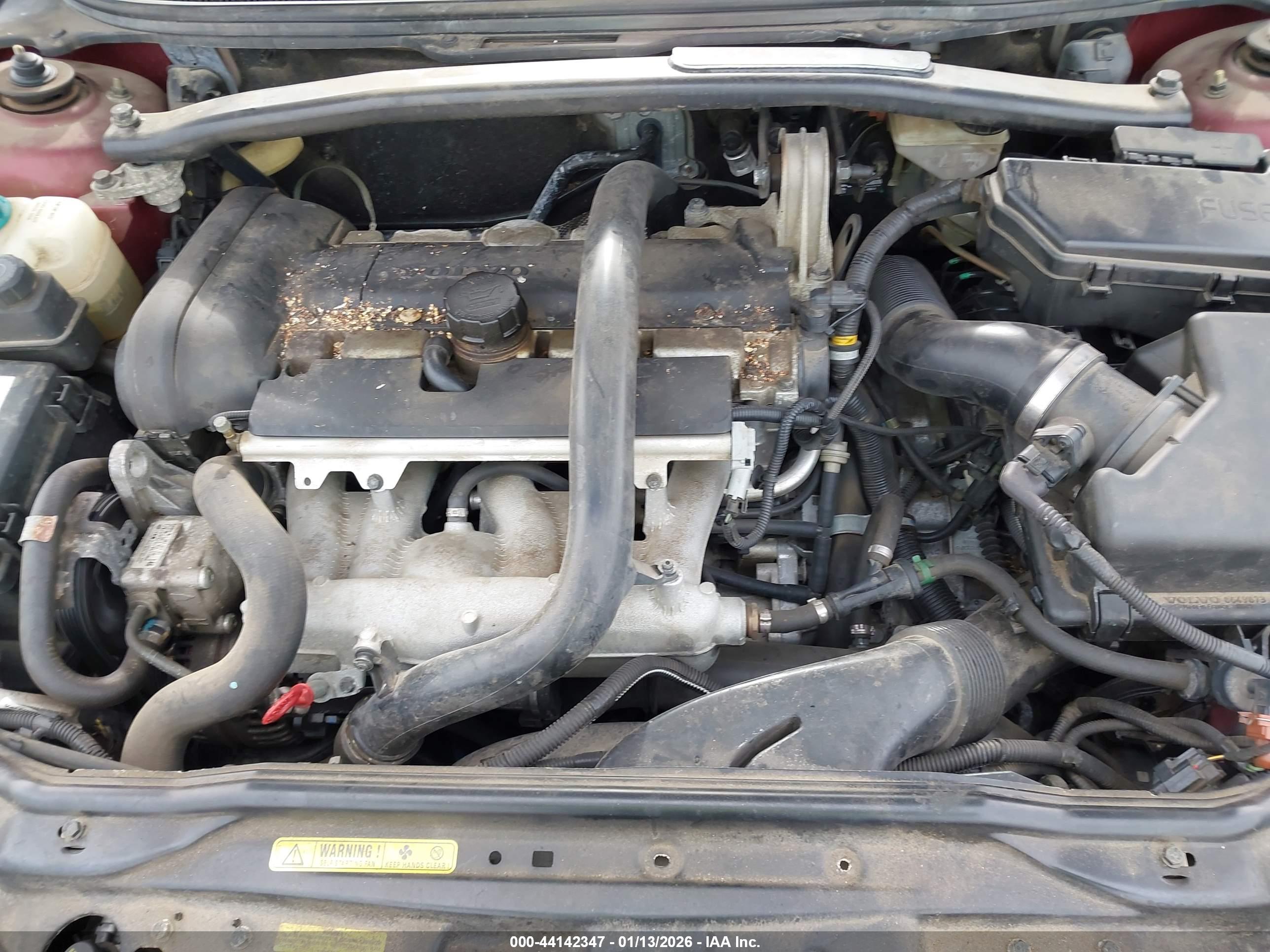 VOLVO V70 image 10