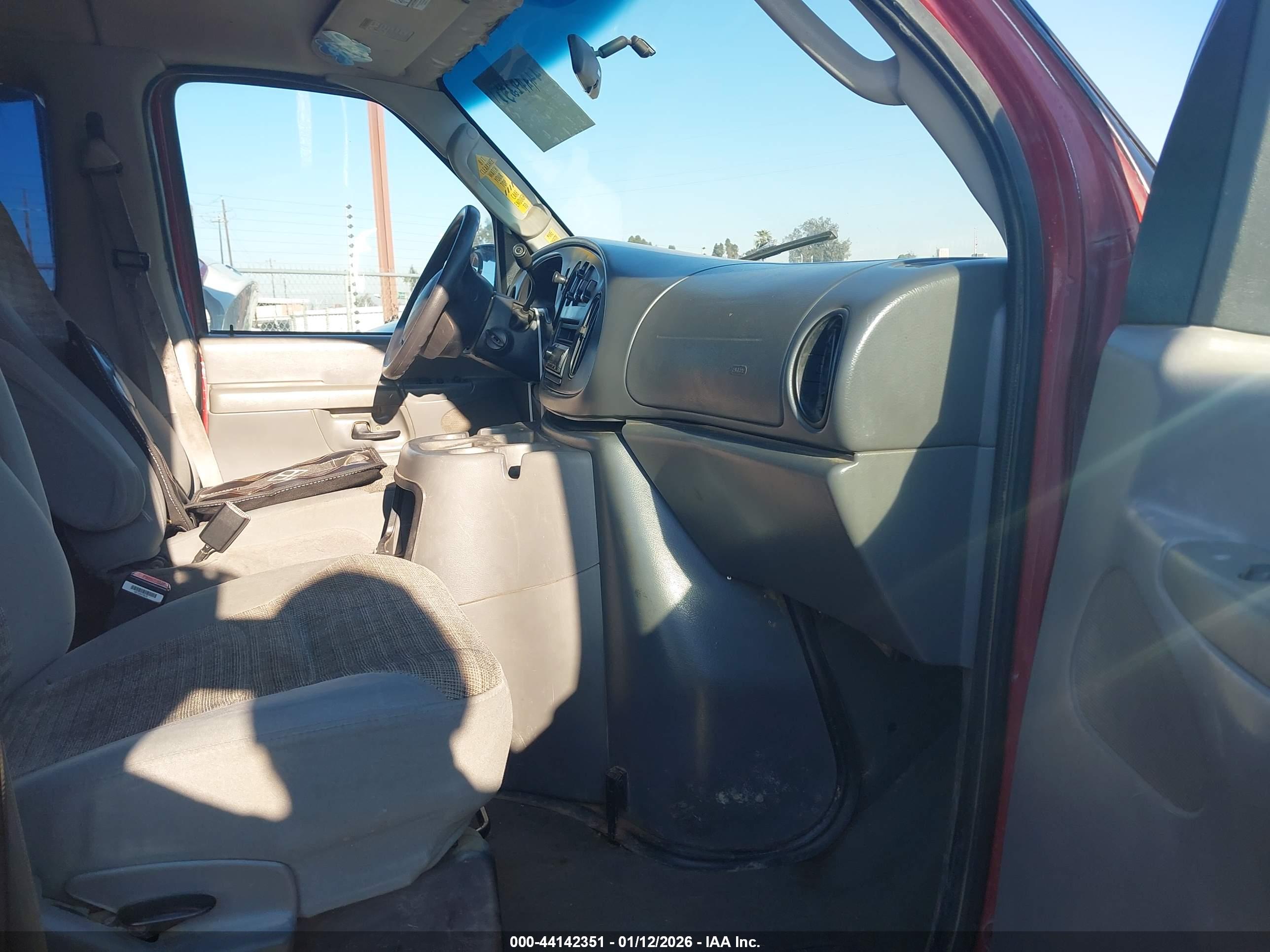 FORD E-350 image 5