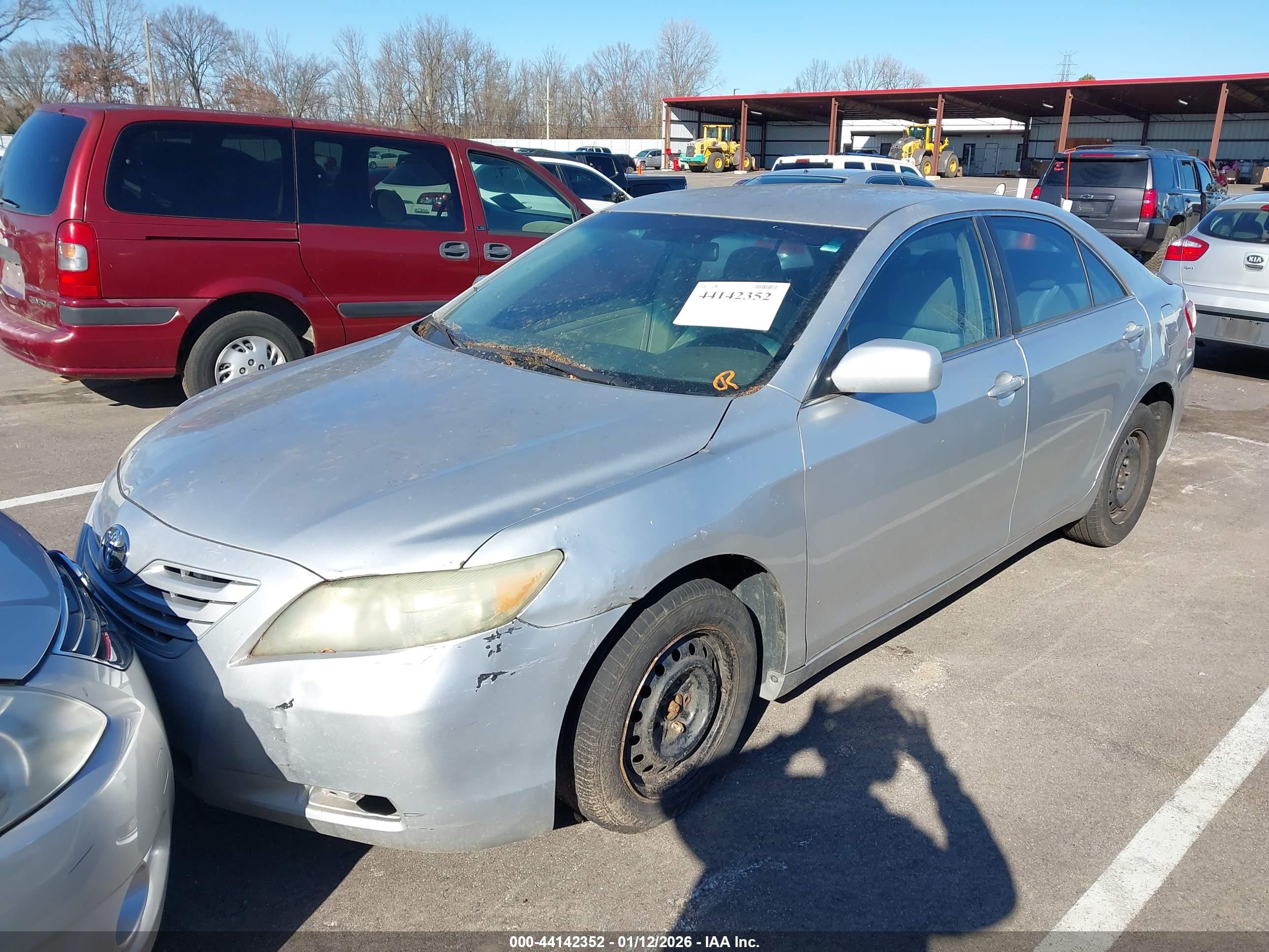 TOYOTA CAMRY image 2