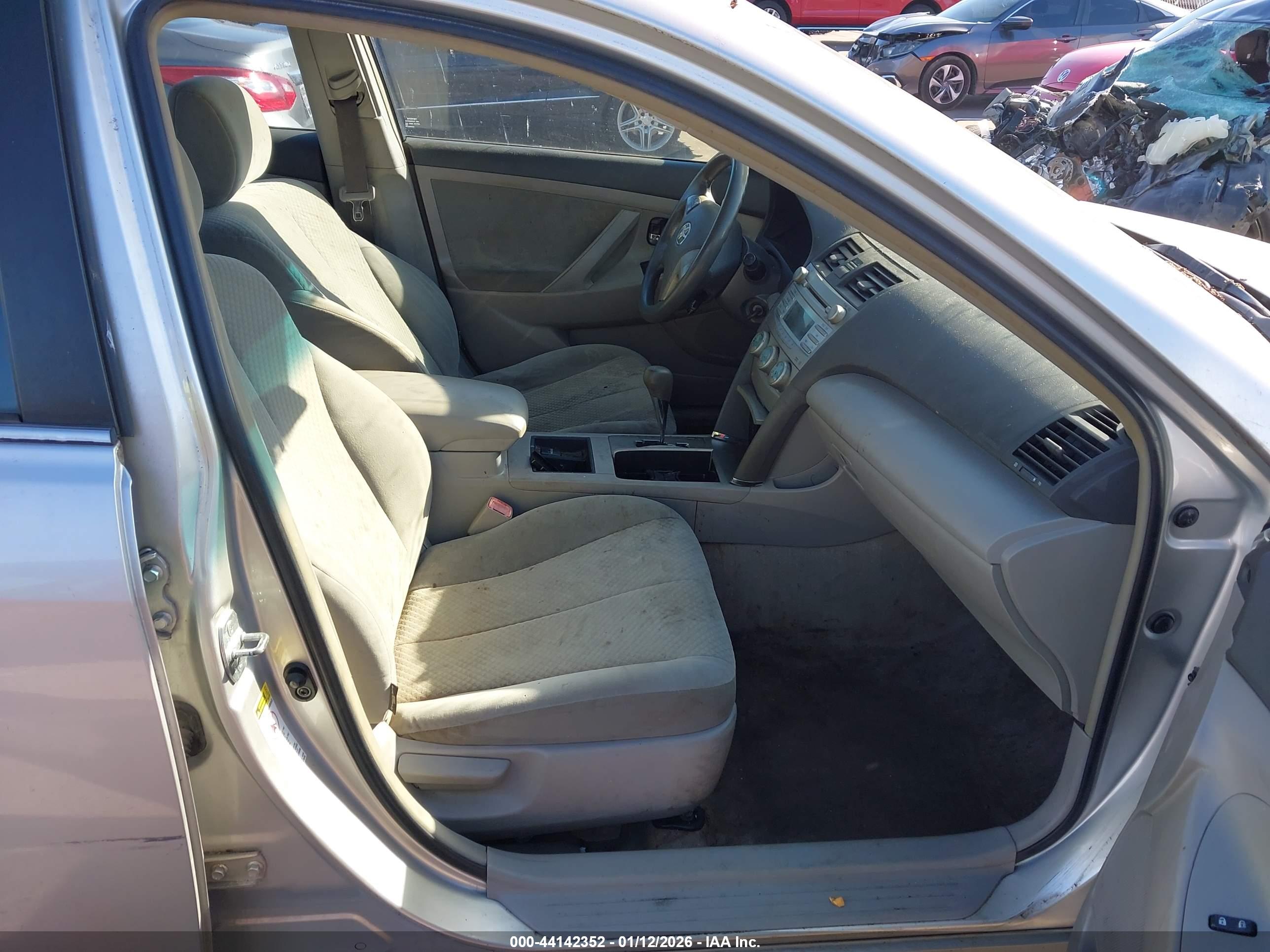 TOYOTA CAMRY image 5