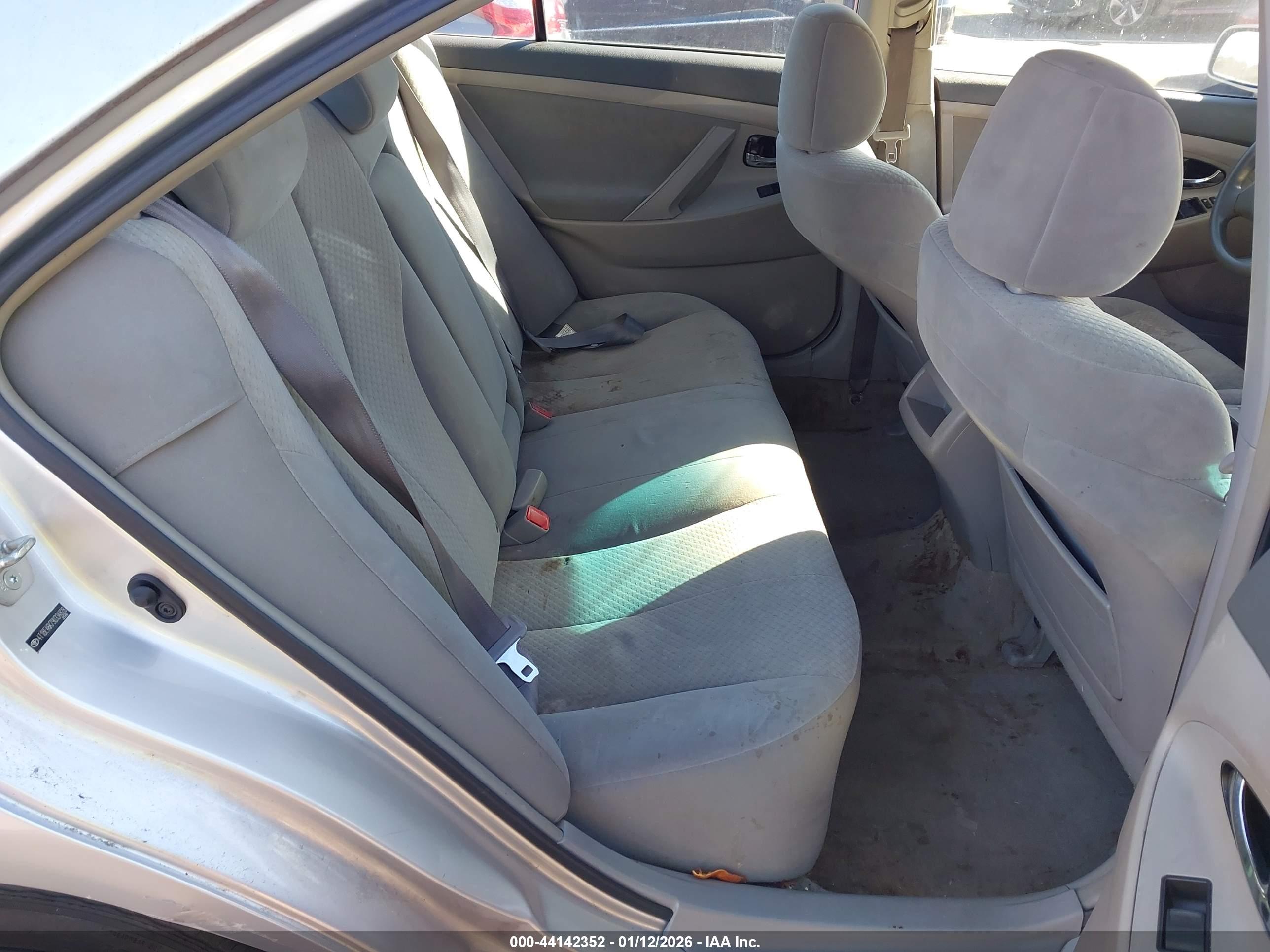 TOYOTA CAMRY image 8
