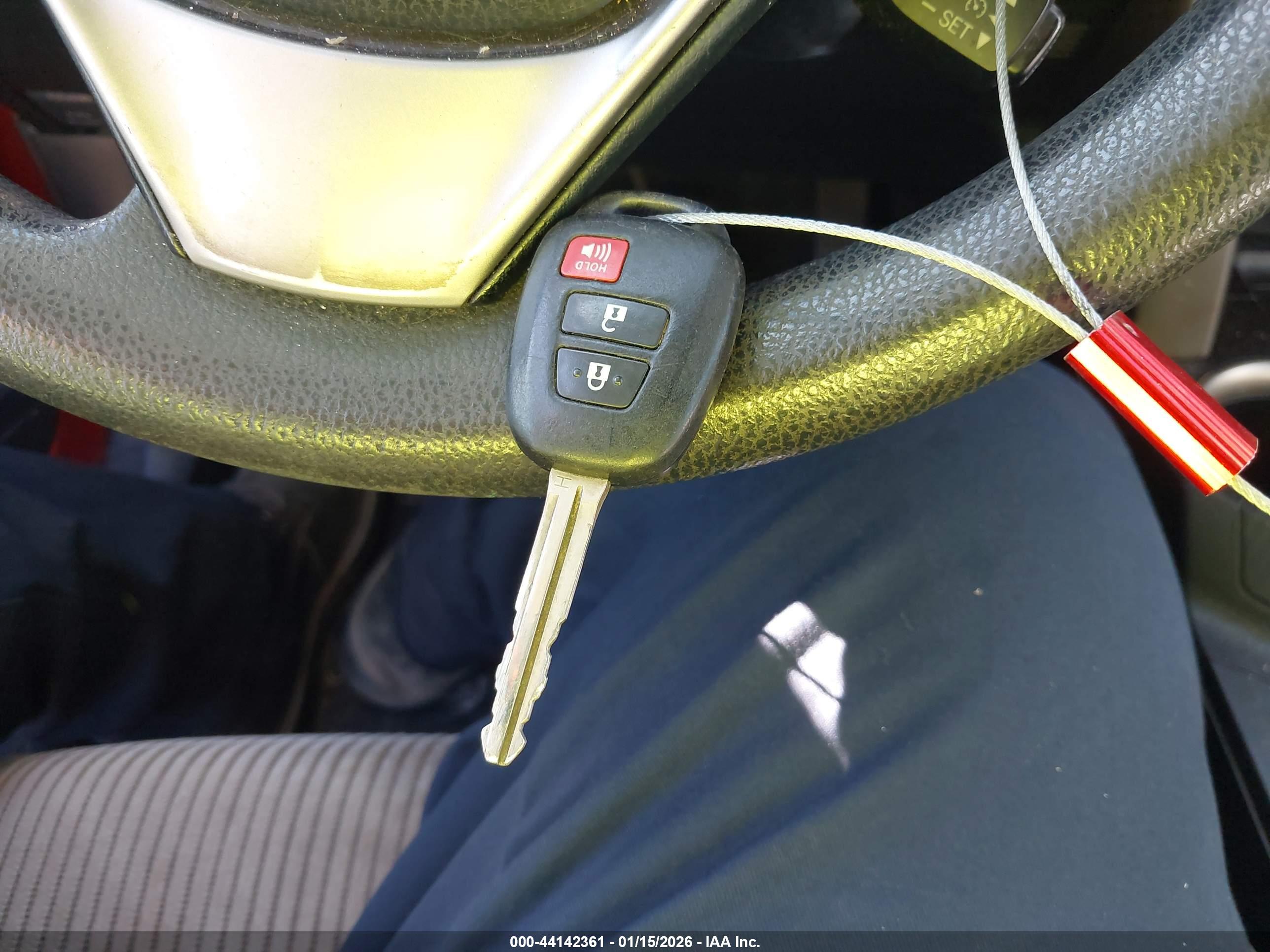 TOYOTA RAV4 image 11