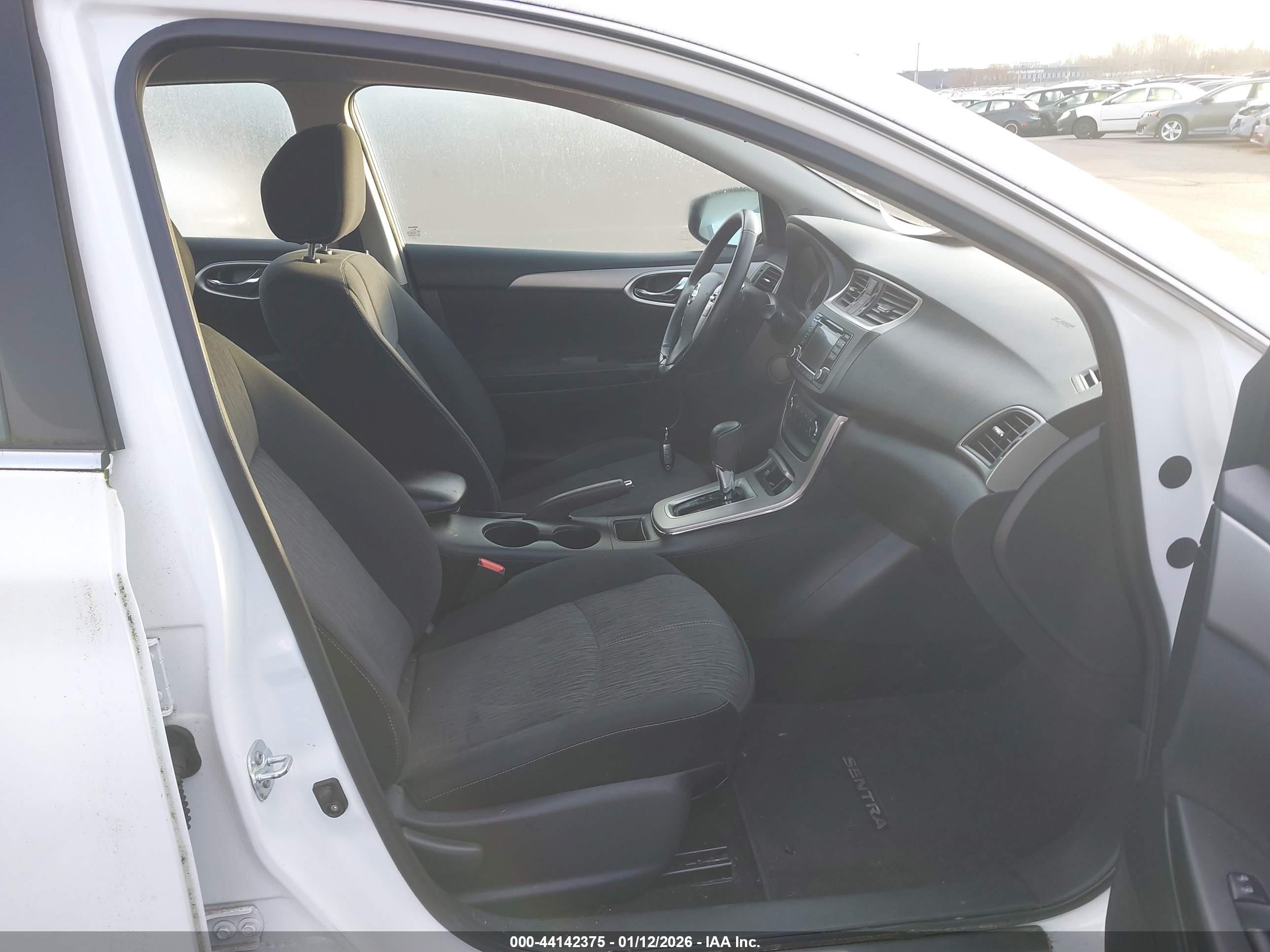 NISSAN SENTRA image 5