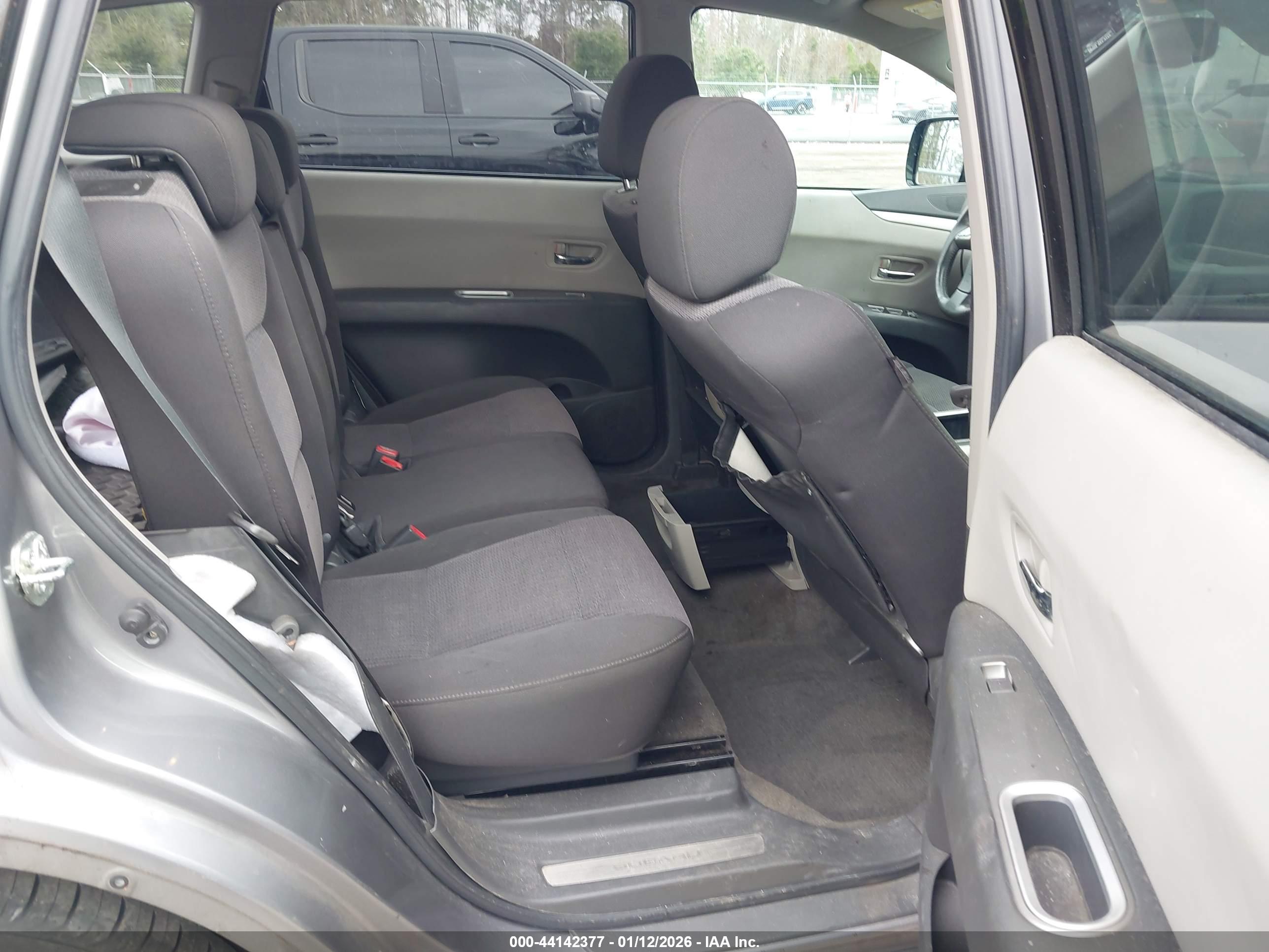 SUBARU TRIBECA image 8