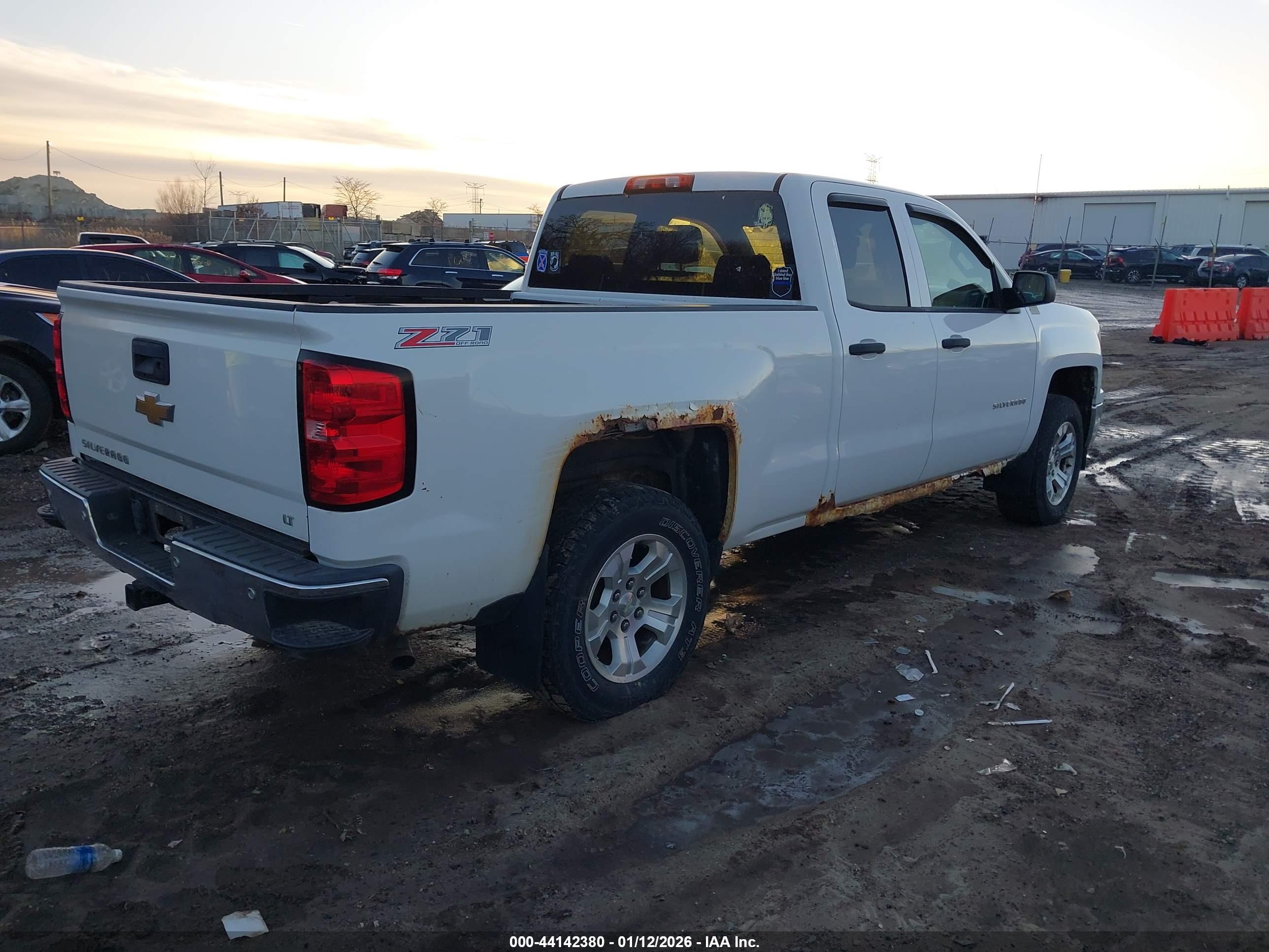 CHEVROLET SILVERADO image 4