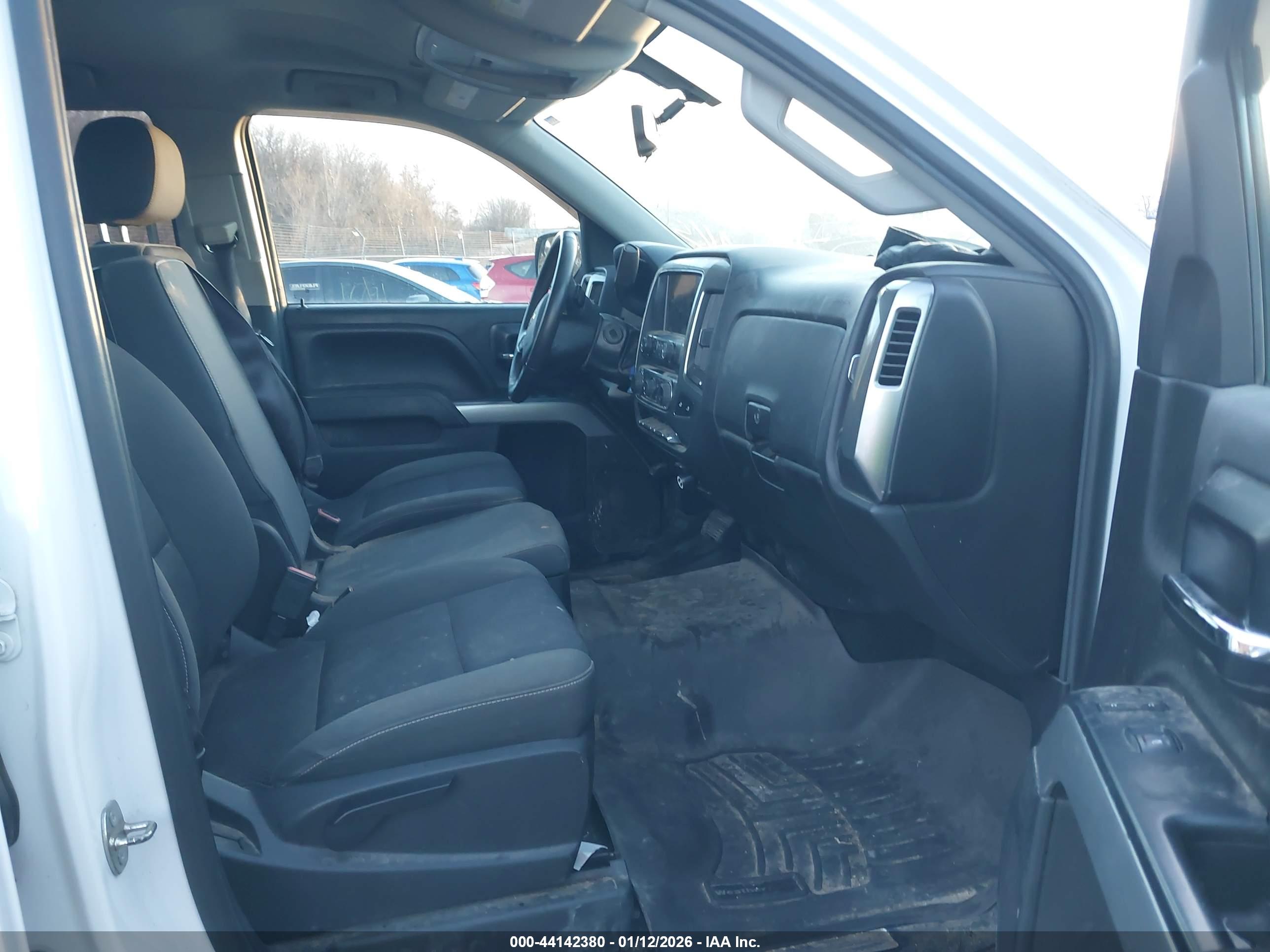 CHEVROLET SILVERADO image 5