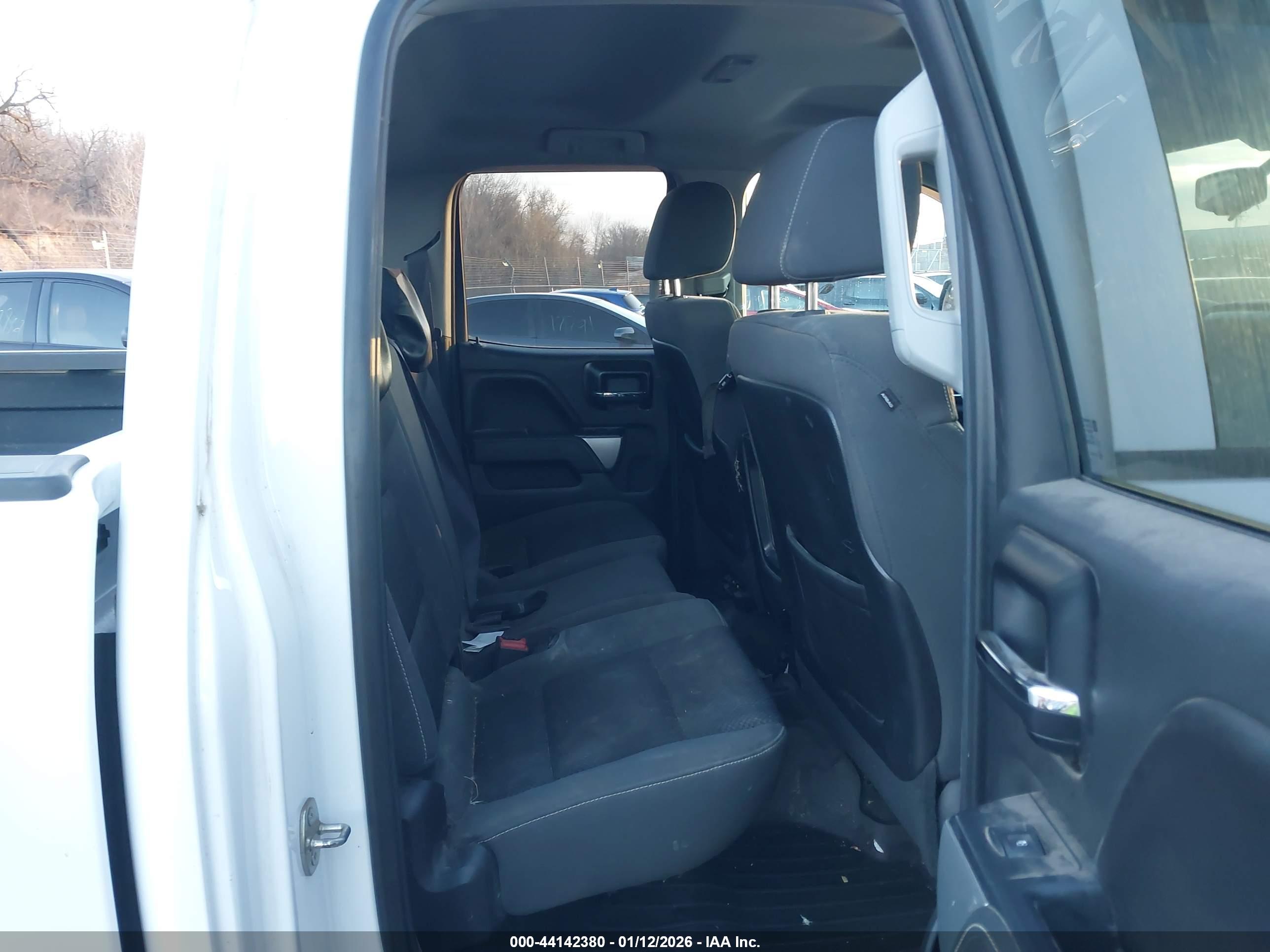 CHEVROLET SILVERADO image 8
