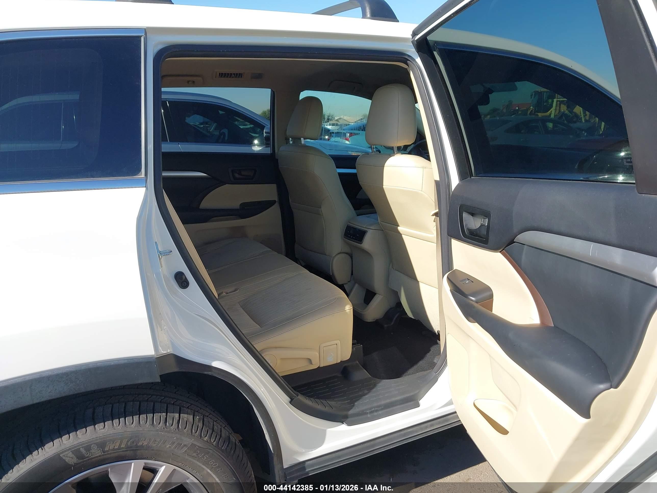 TOYOTA HIGHLANDER image 8