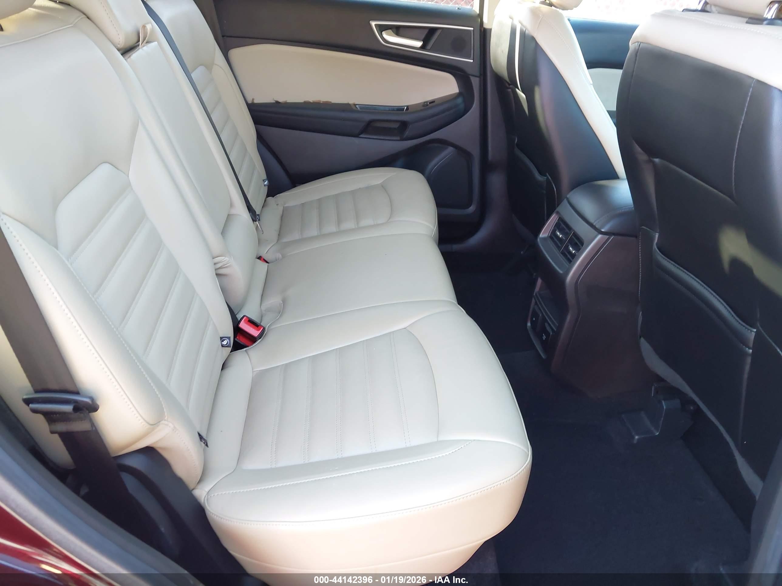 FORD EDGE image 8