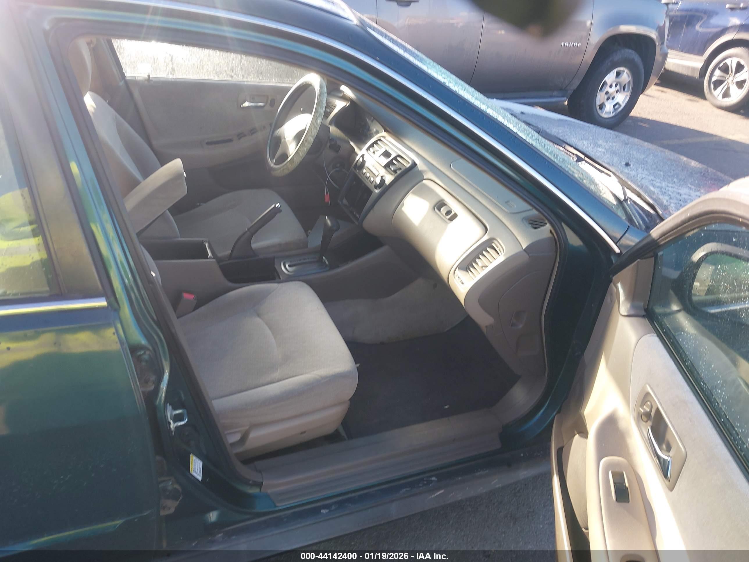 HONDA ACCORD image 5