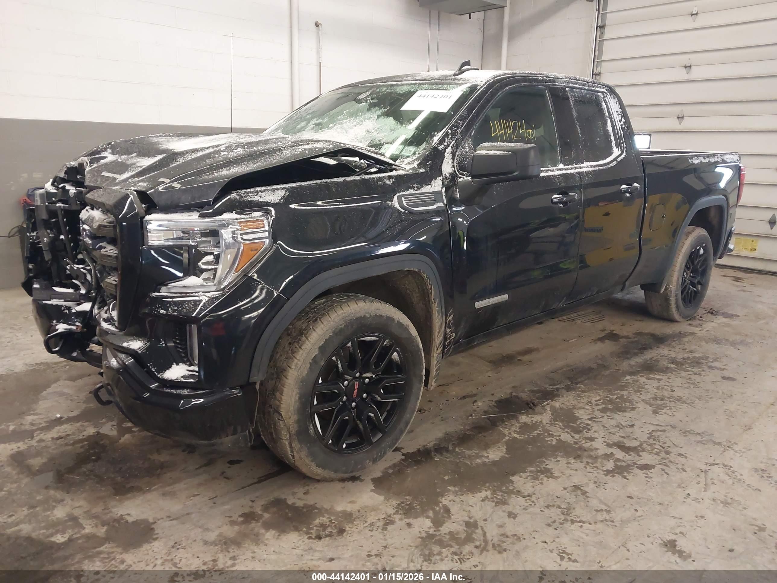GMC SIERRA image 2