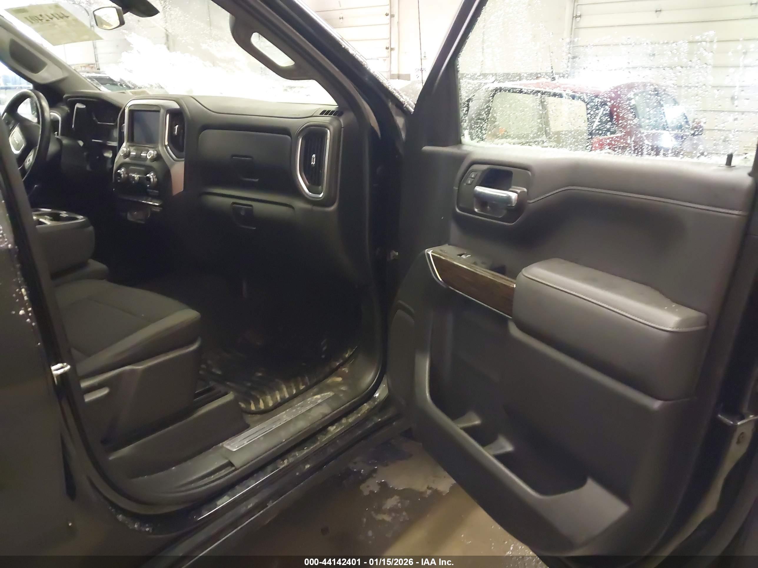 GMC SIERRA image 5