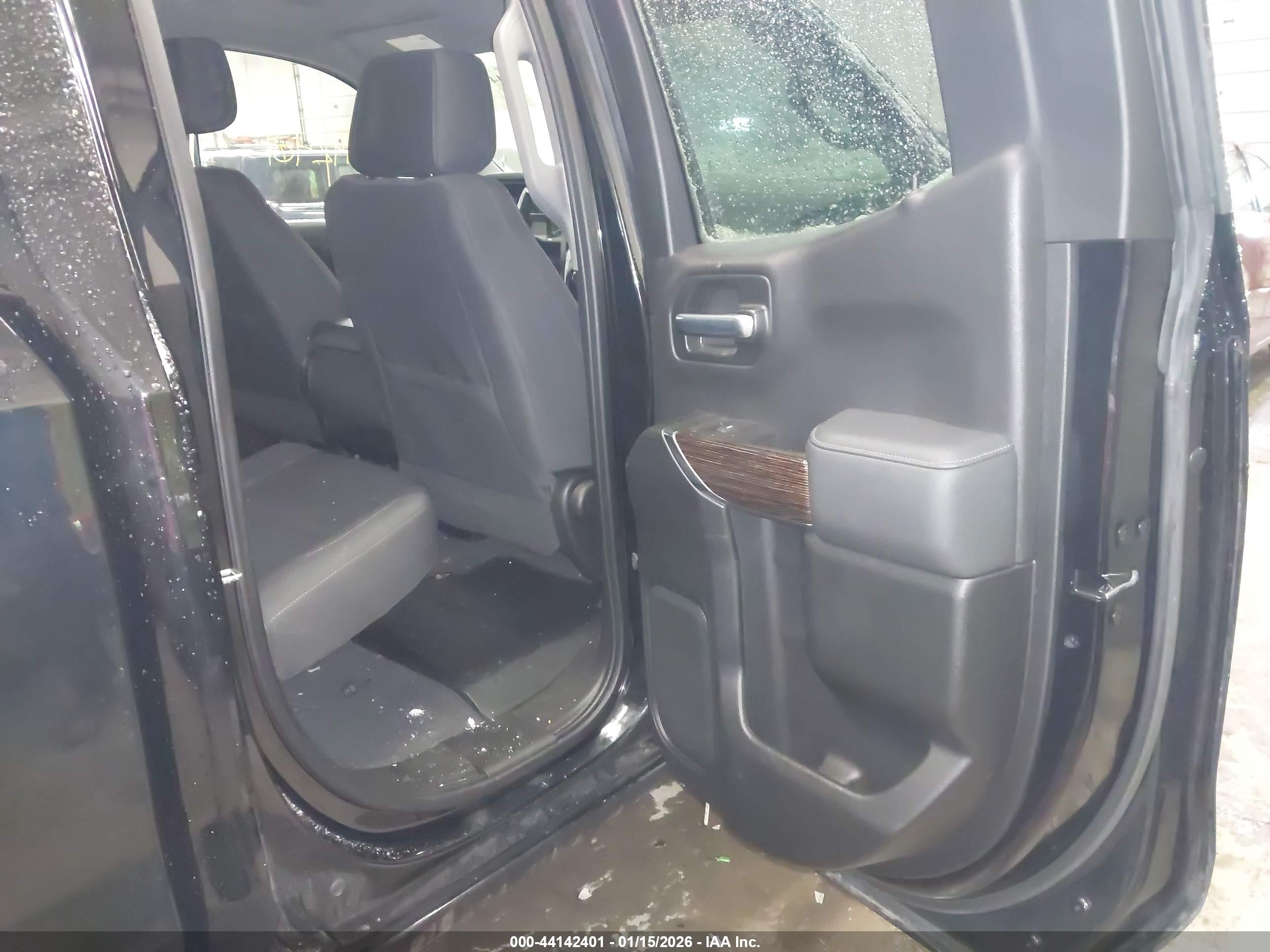 GMC SIERRA image 8