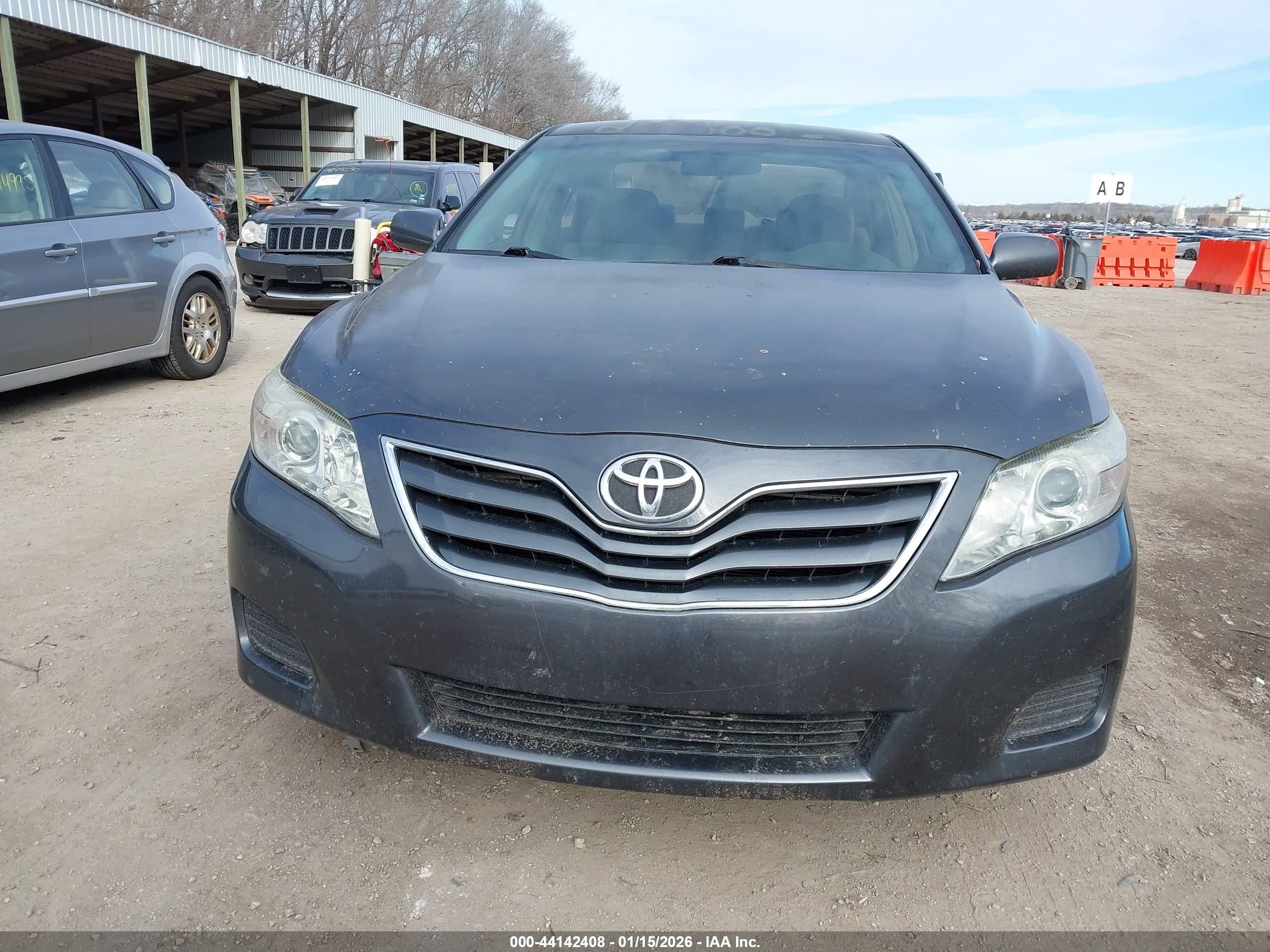 TOYOTA CAMRY image 6