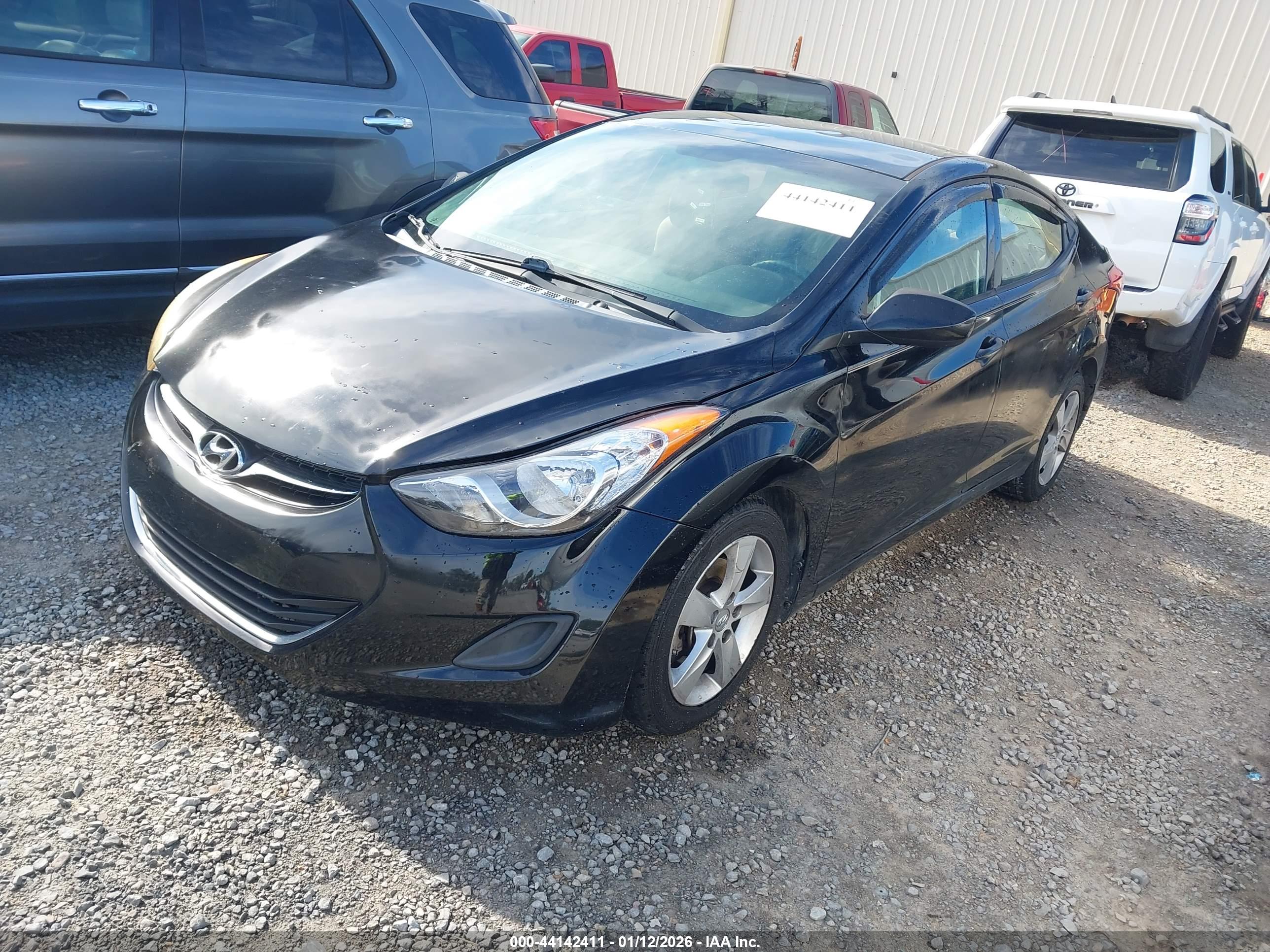 HYUNDAI ELANTRA image 2