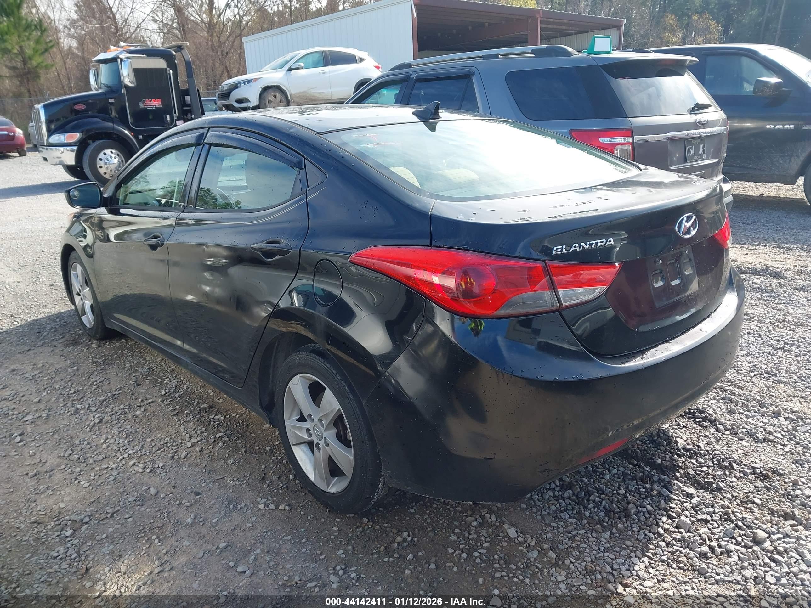HYUNDAI ELANTRA image 3