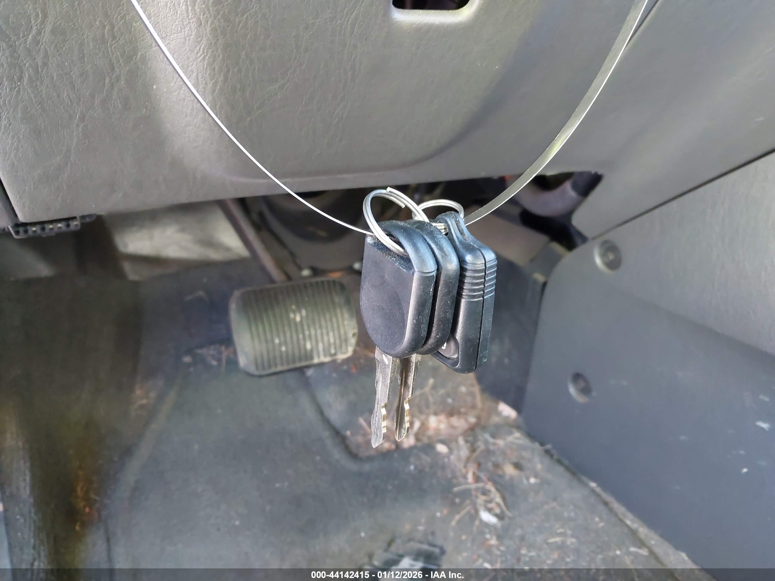 FORD ESCAPE image 11