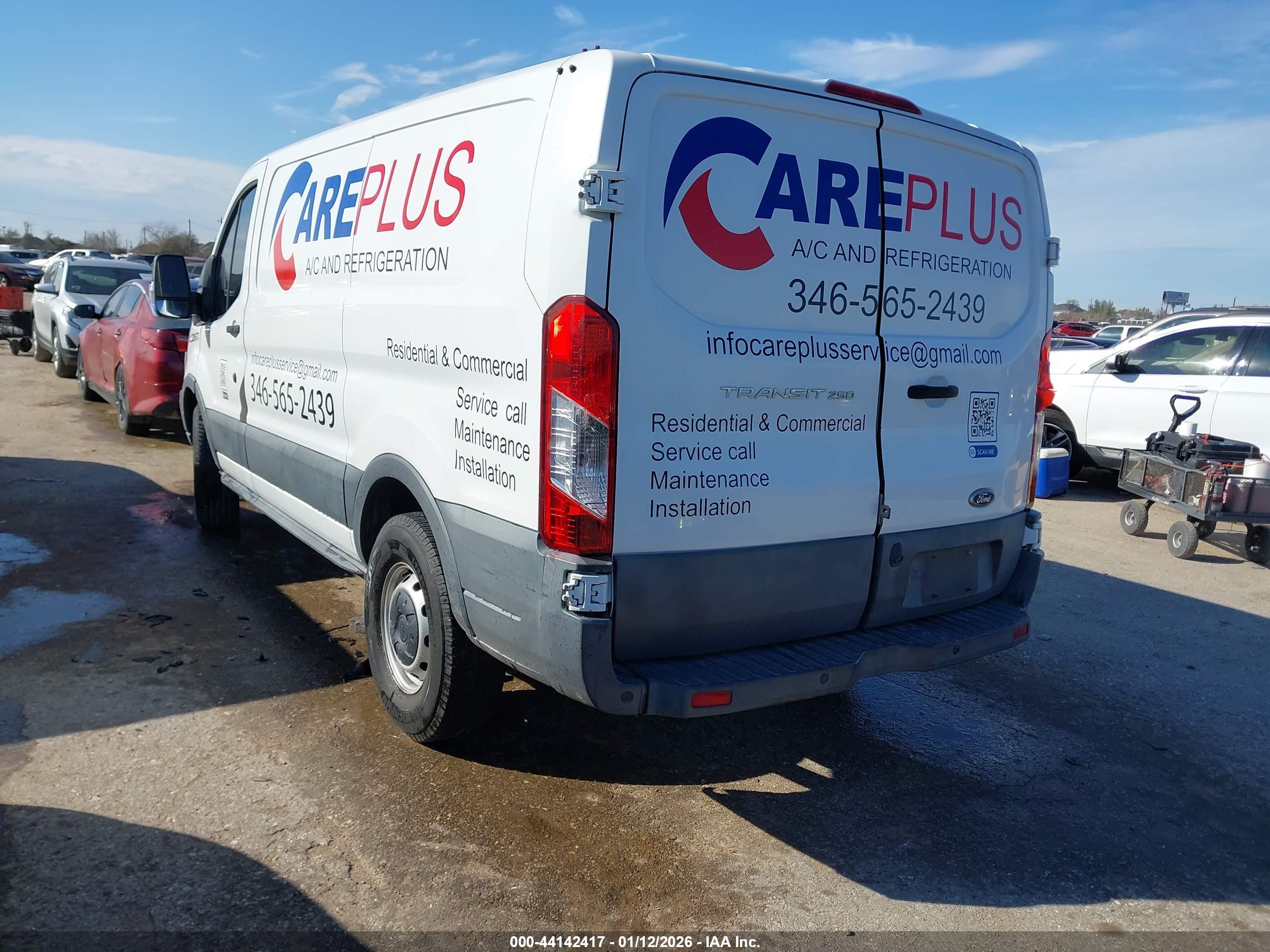 FORD TRANSIT-250 image 3