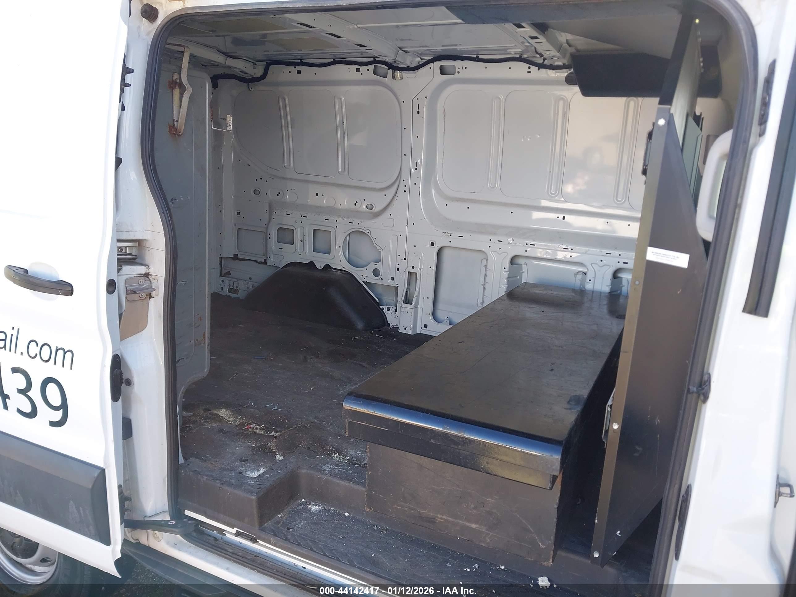 FORD TRANSIT-250 image 8