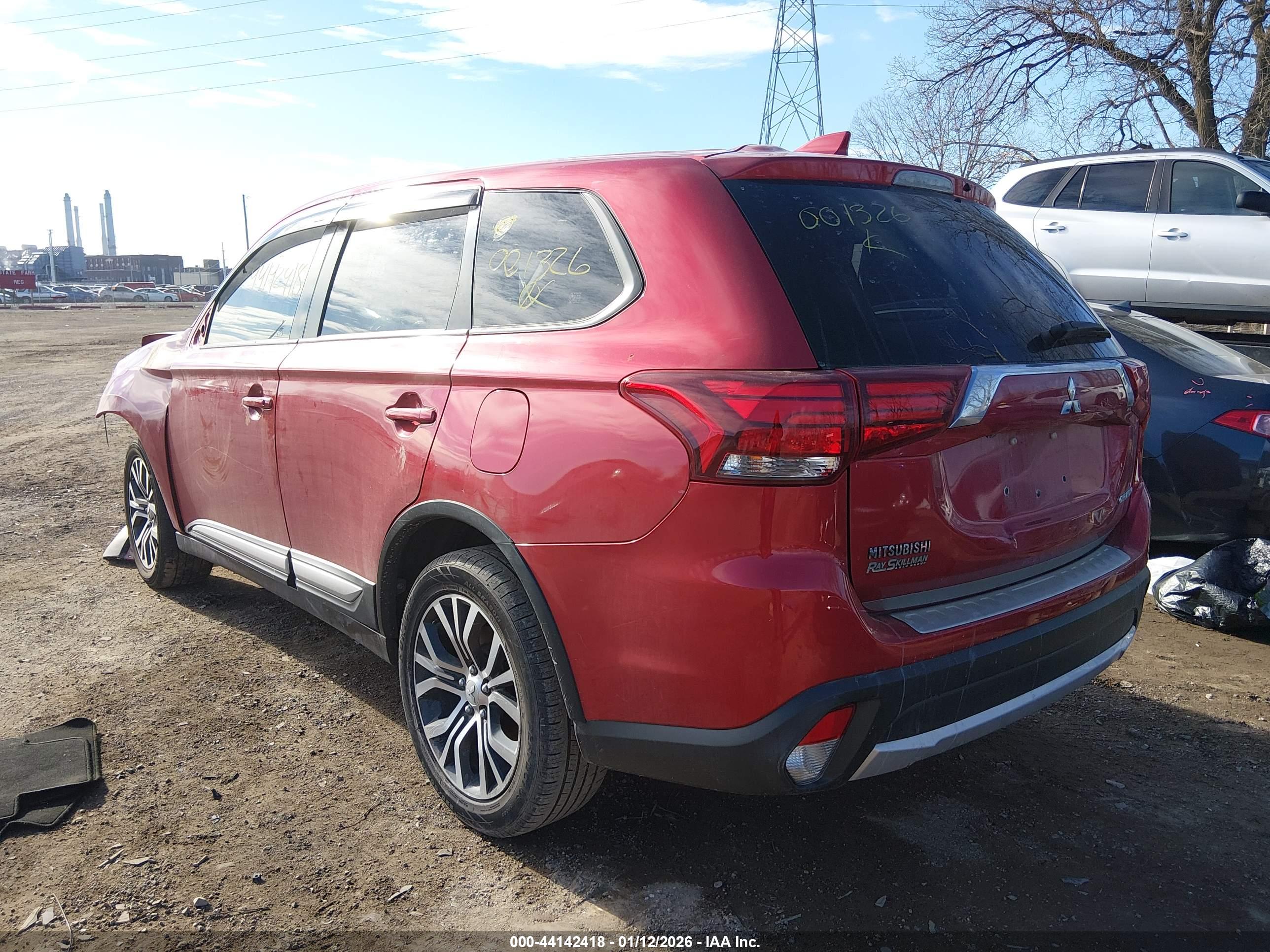 MITSUBISHI OUTLANDER image 3