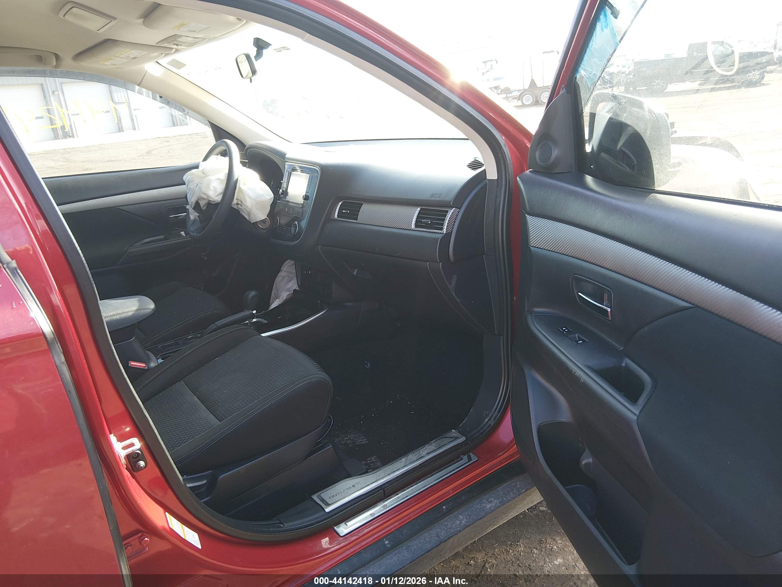 MITSUBISHI OUTLANDER image 5
