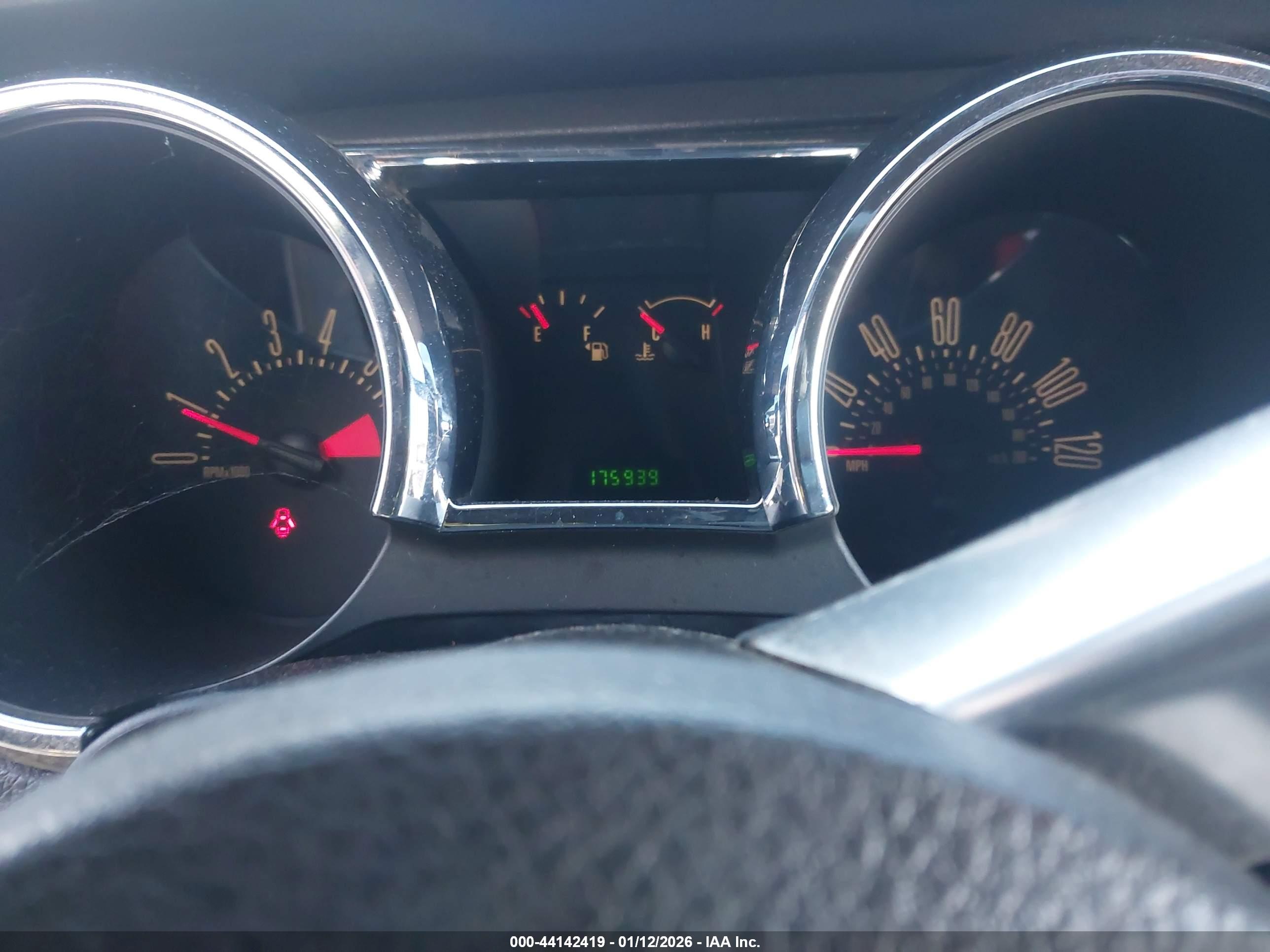 FORD MUSTANG image 7