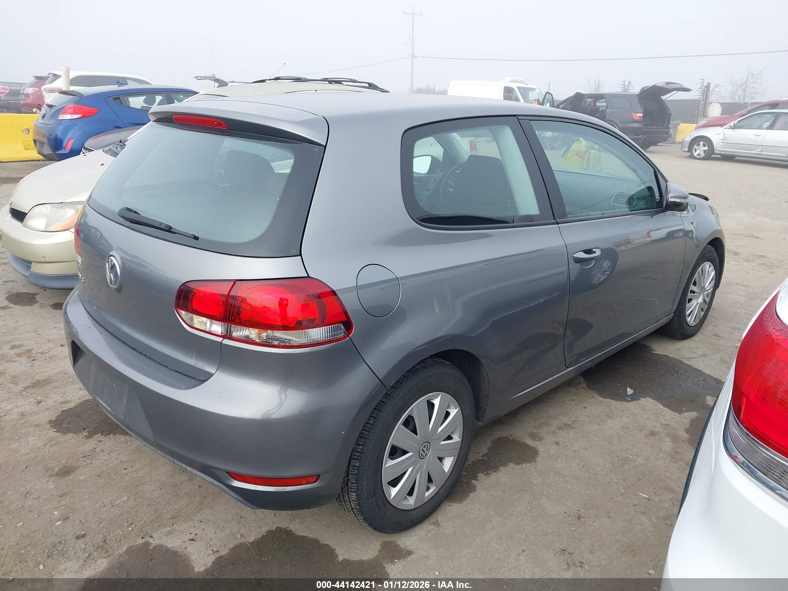 VOLKSWAGEN GOLF image 4