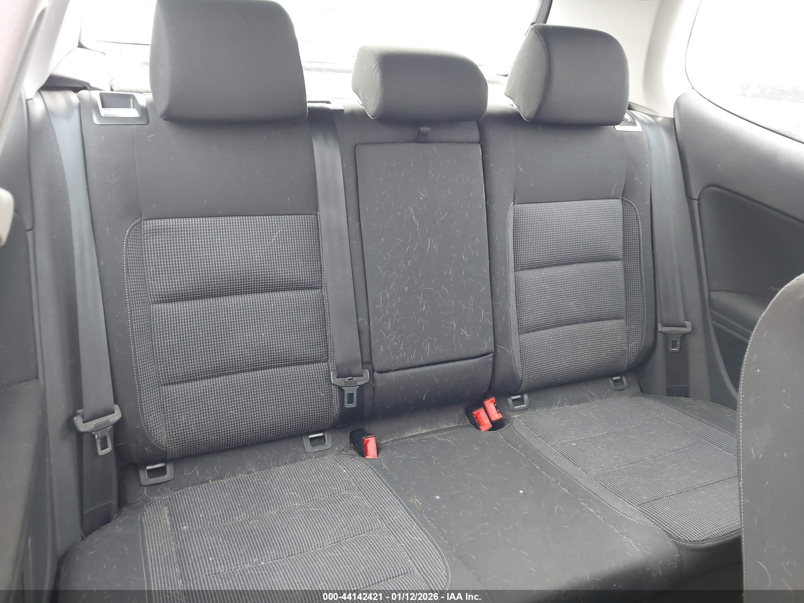 VOLKSWAGEN GOLF image 8