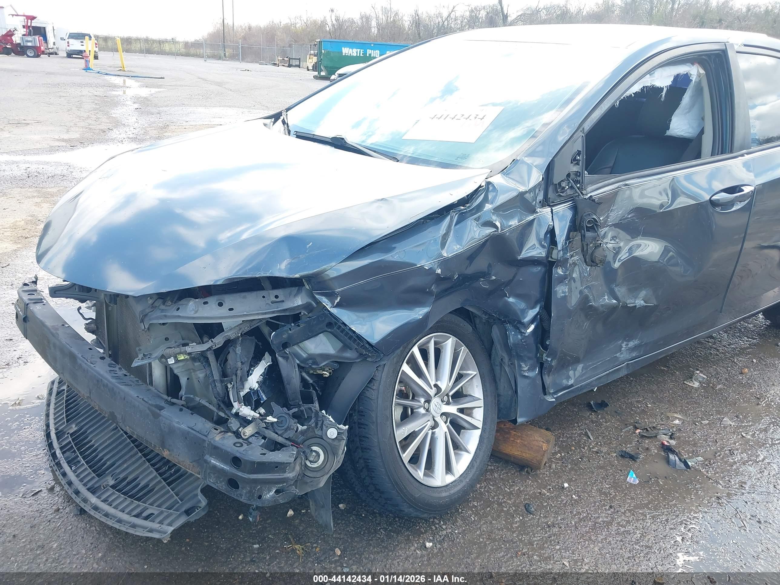 TOYOTA COROLLA image 6