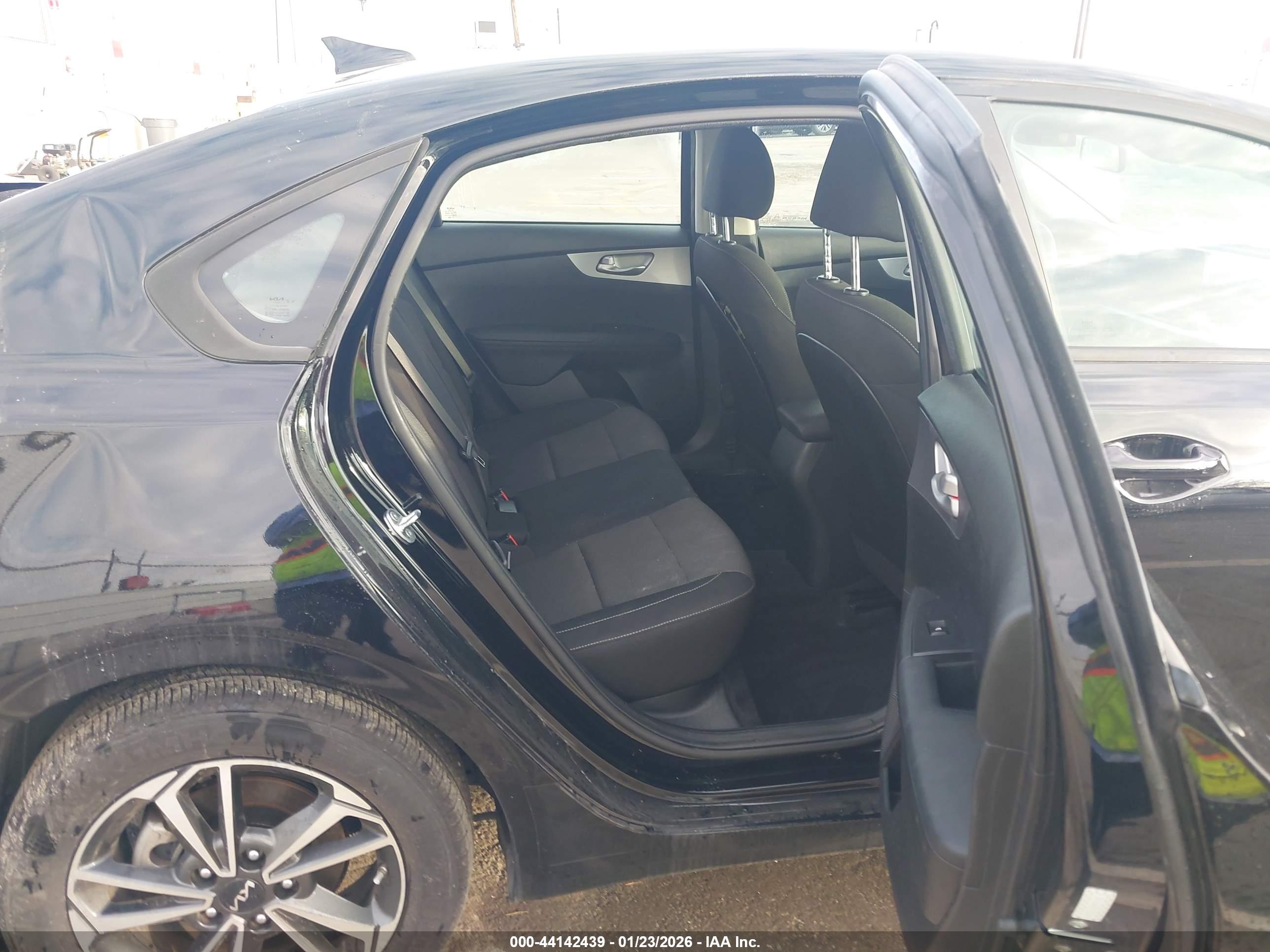 KIA FORTE image 8