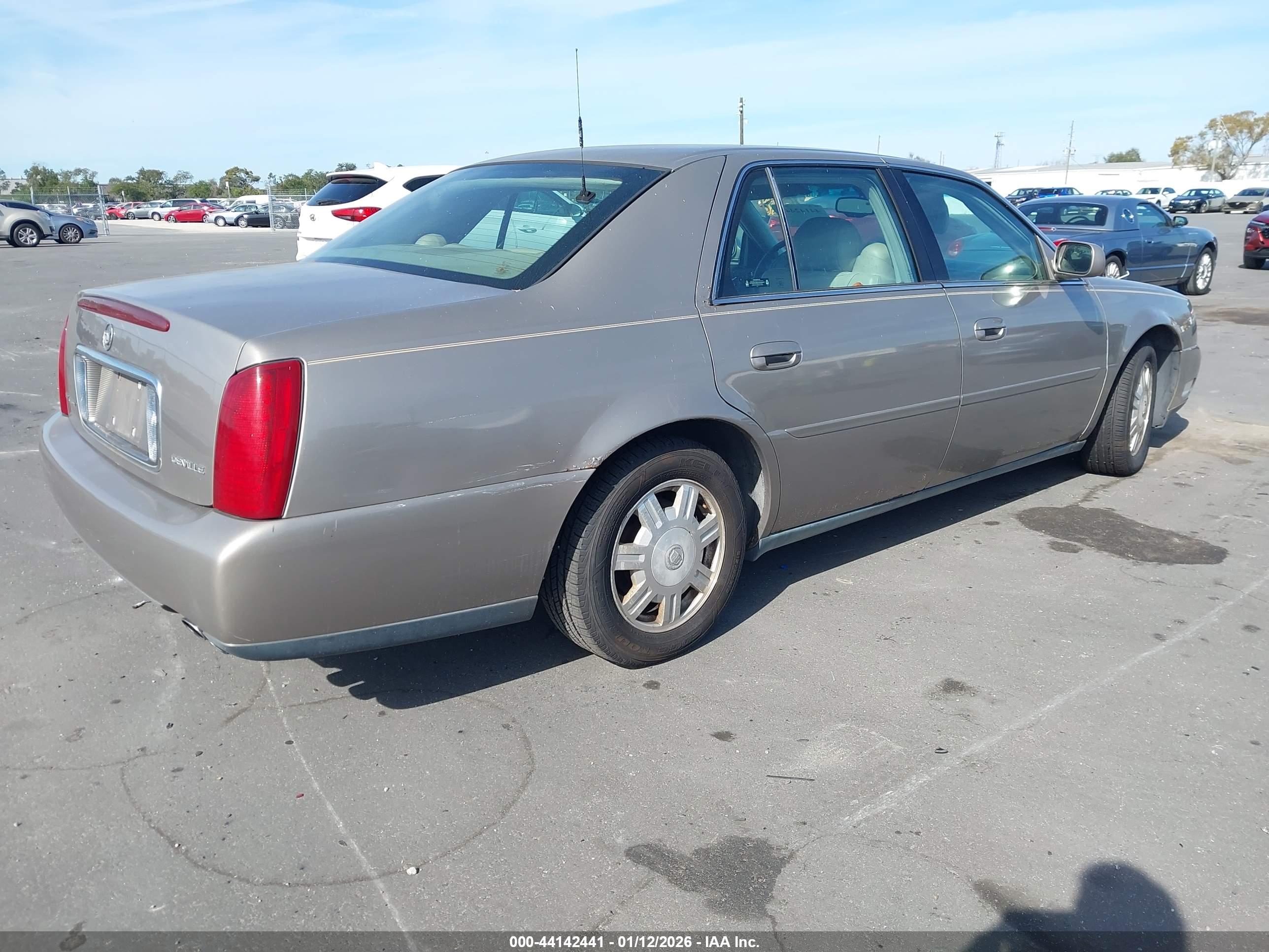 CADILLAC DEVILLE image 4