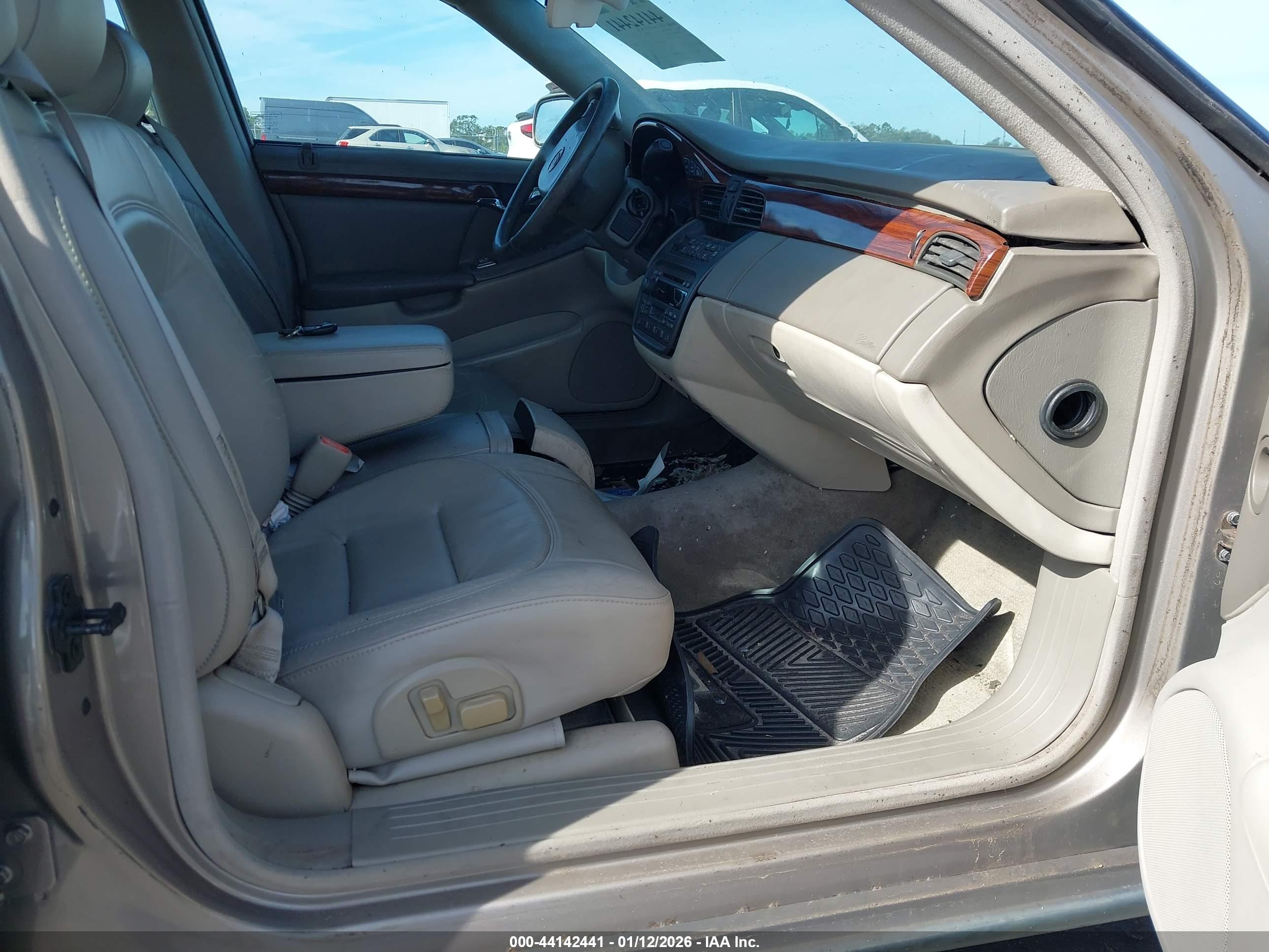 CADILLAC DEVILLE image 5