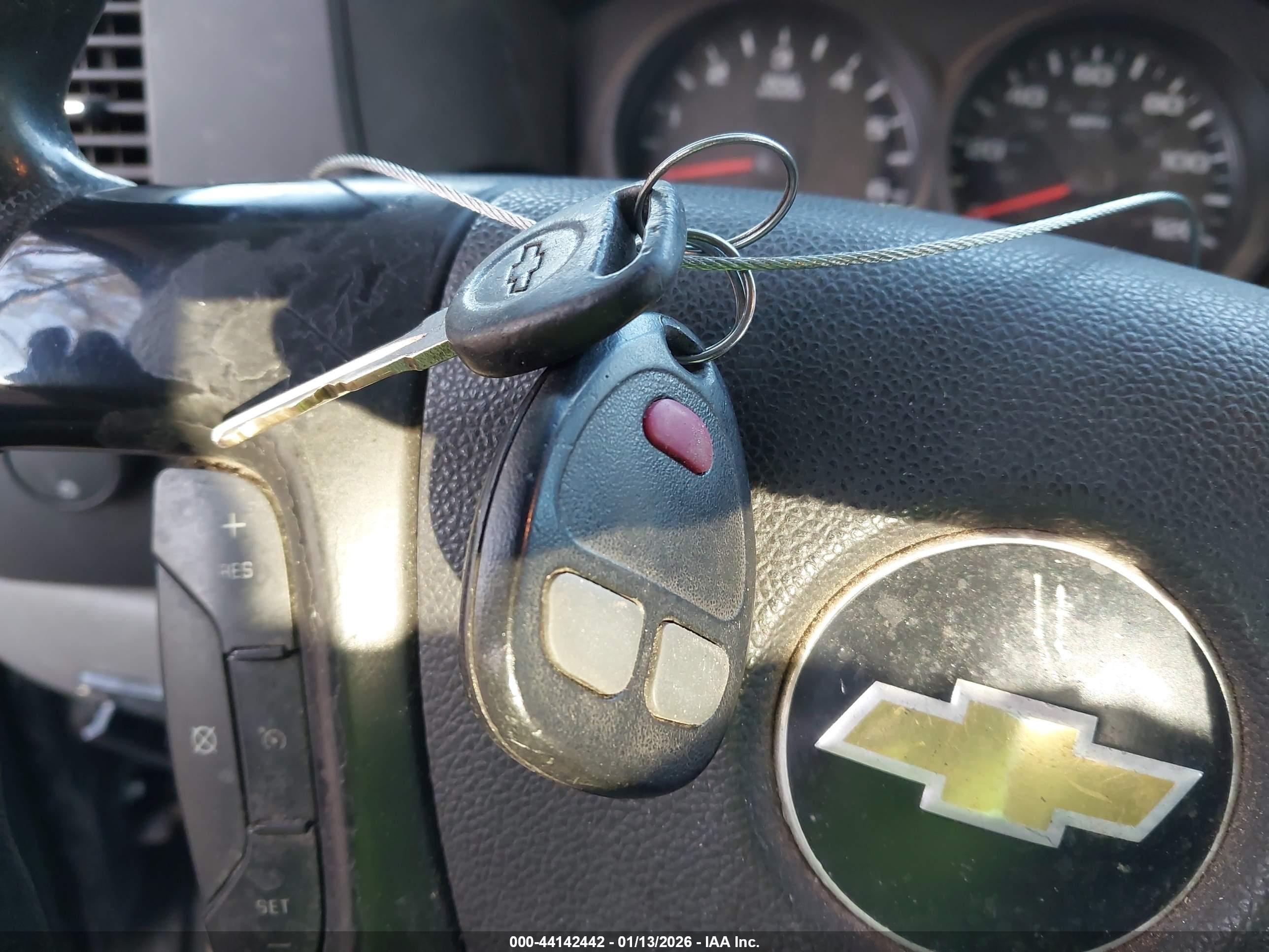 CHEVROLET SILVERADO image 11