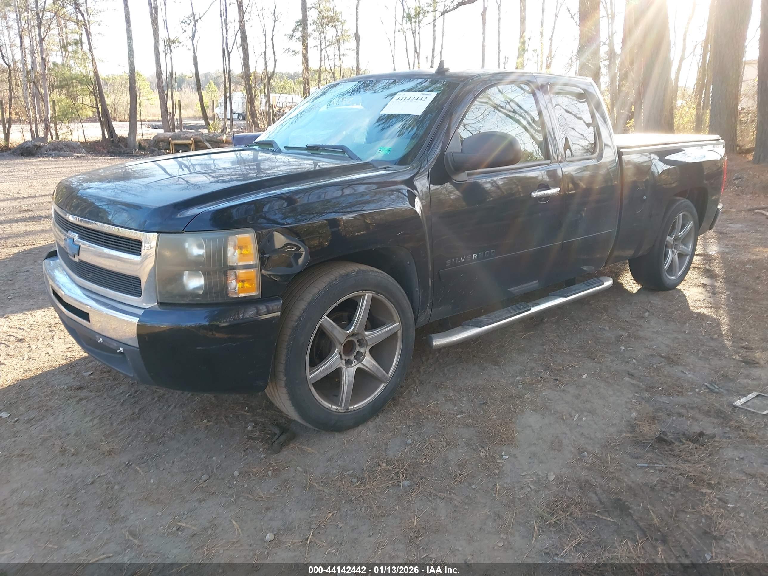 CHEVROLET SILVERADO image 2
