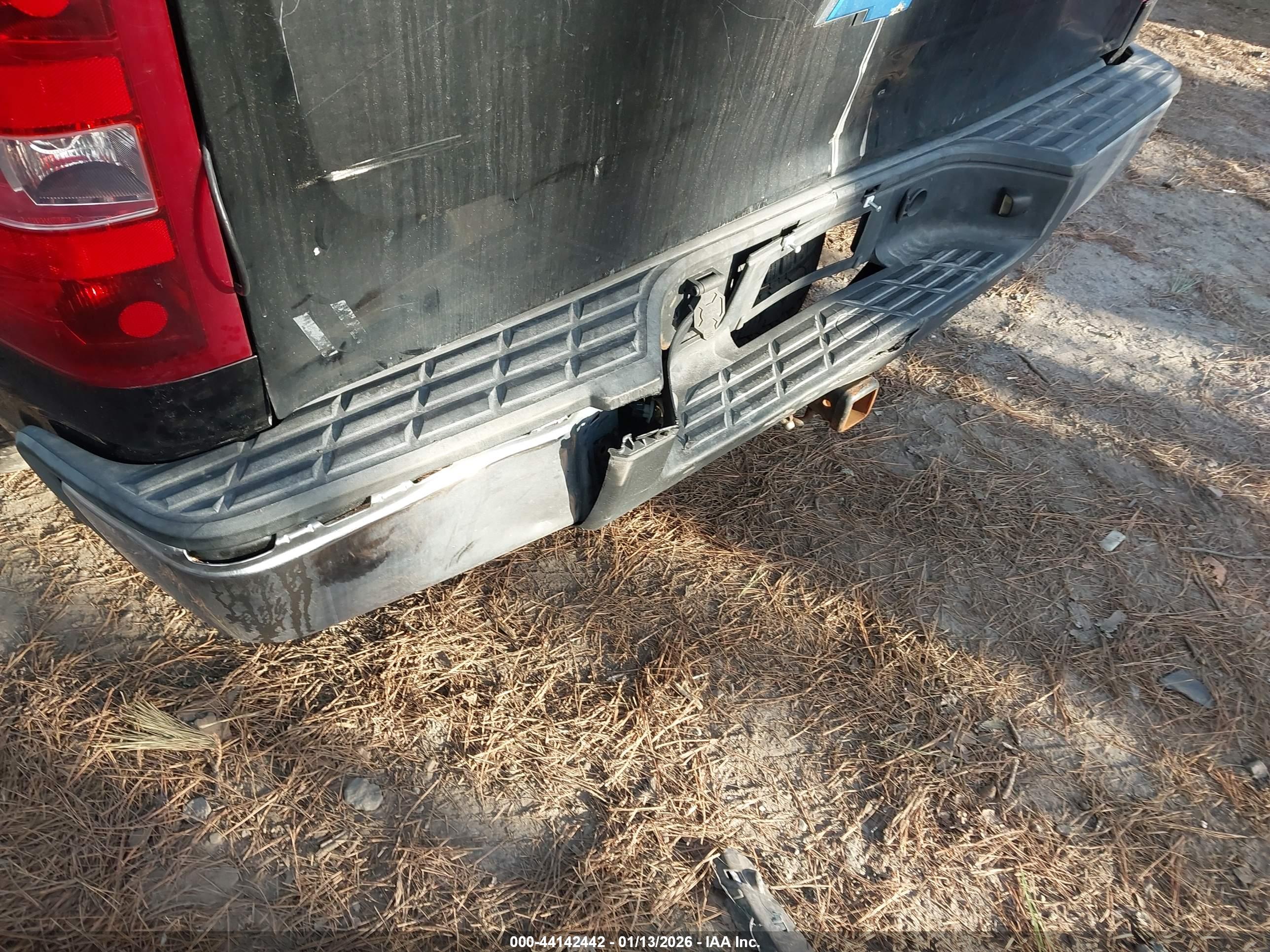 CHEVROLET SILVERADO image 6