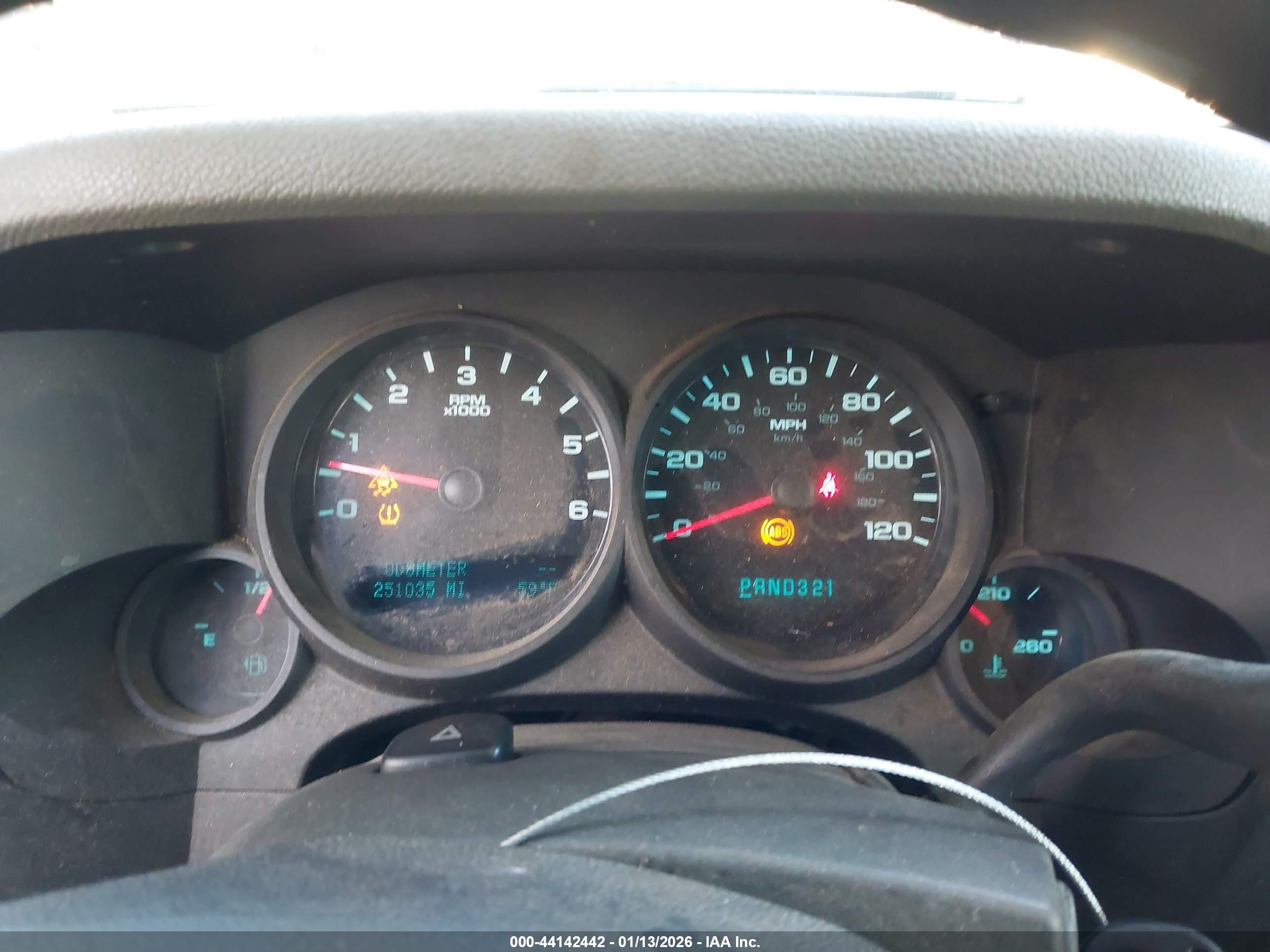 CHEVROLET SILVERADO image 7