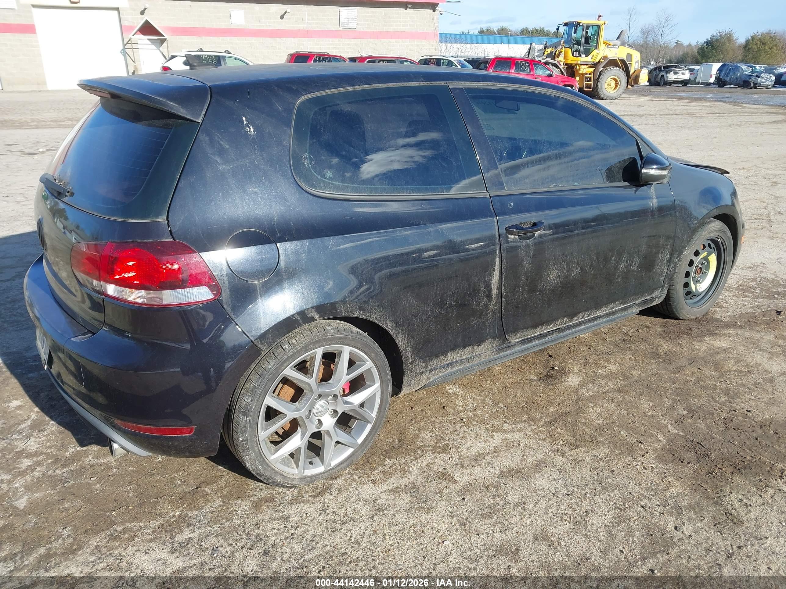 VOLKSWAGEN GTI image 4