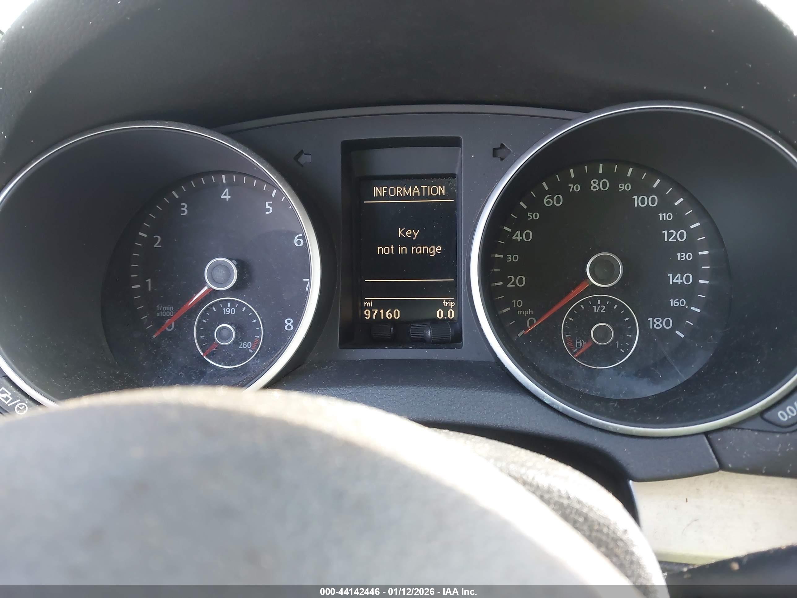 VOLKSWAGEN GTI image 7