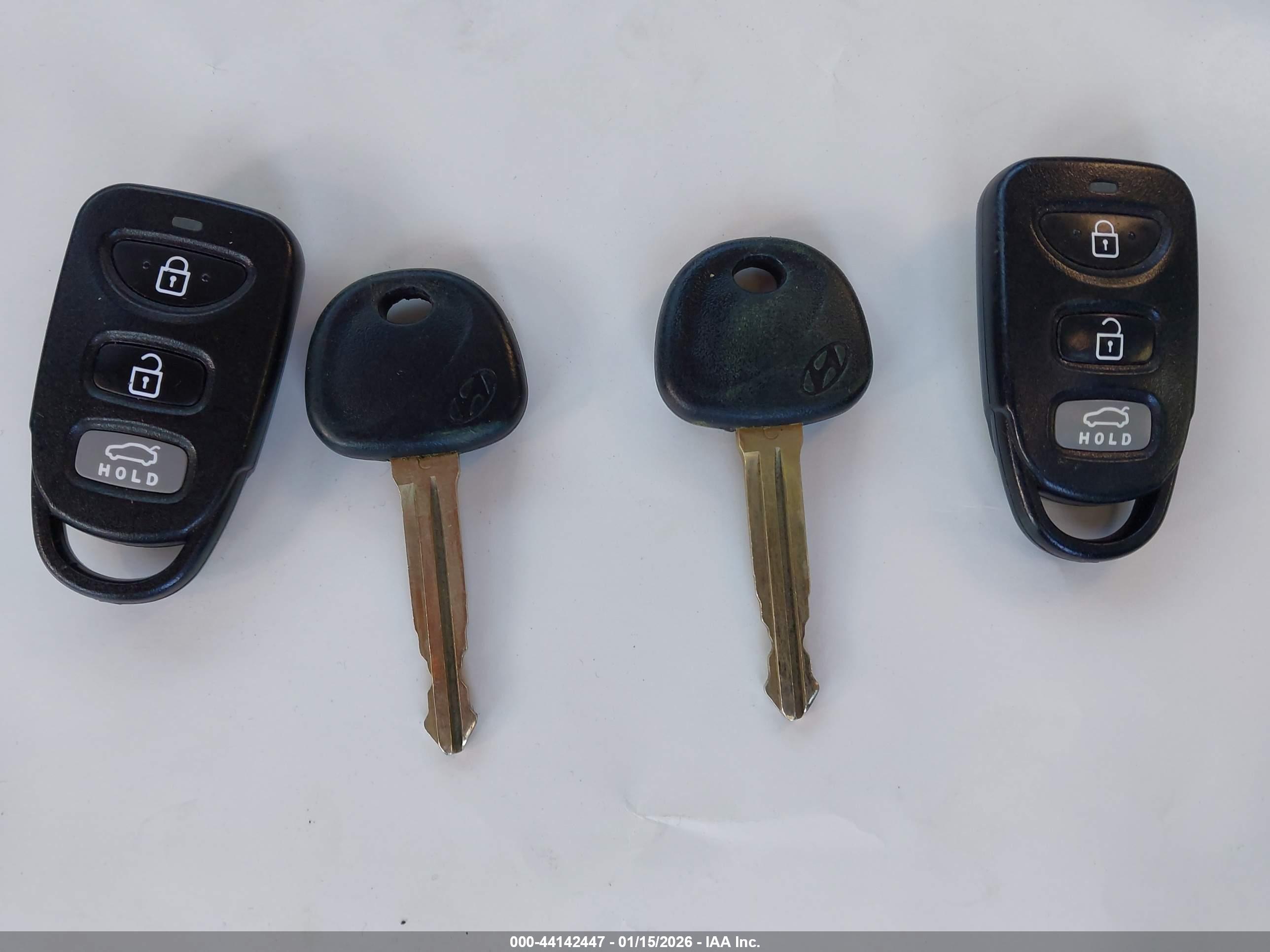 HYUNDAI ELANTRA image 11