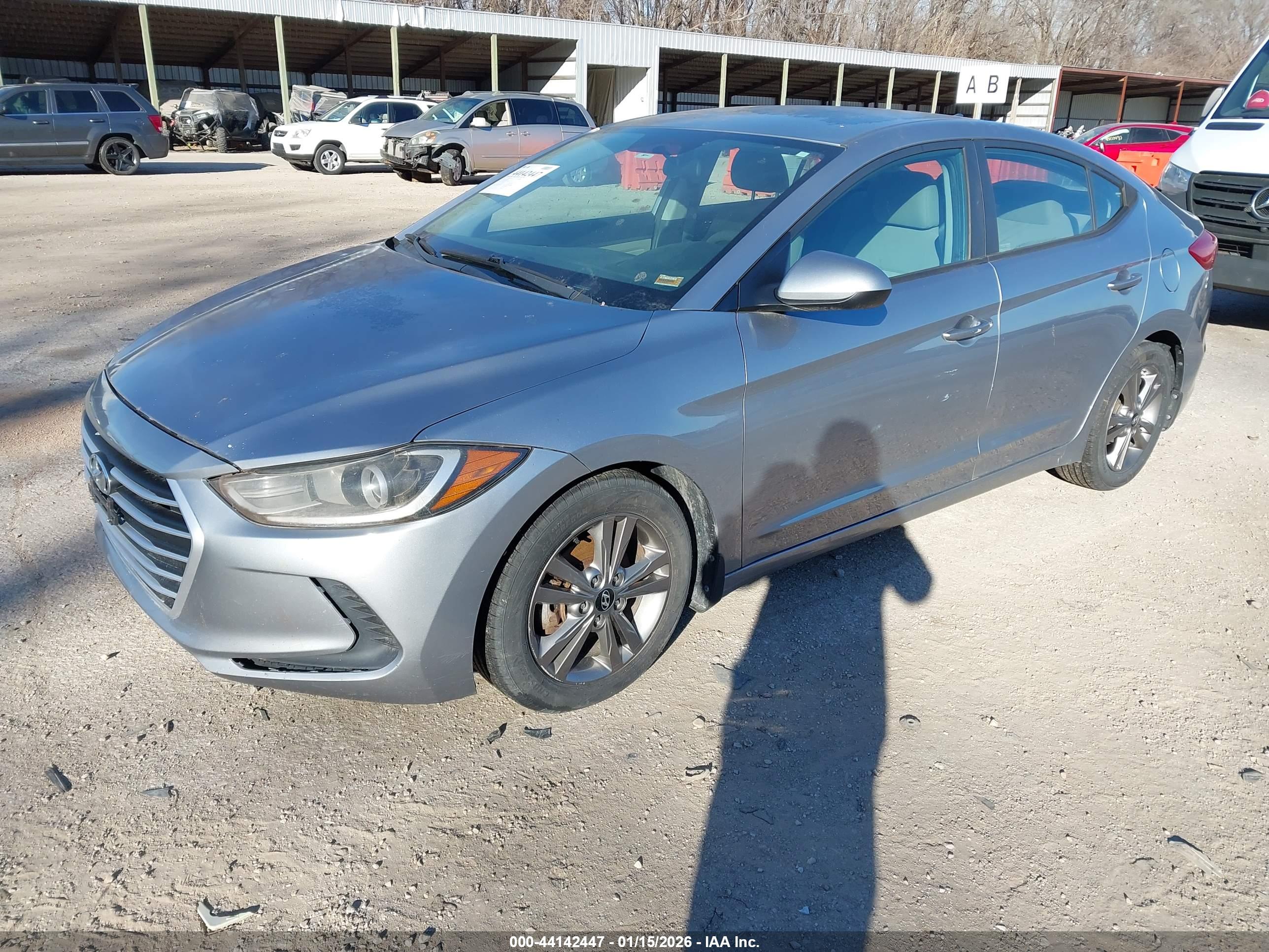 HYUNDAI ELANTRA image 2