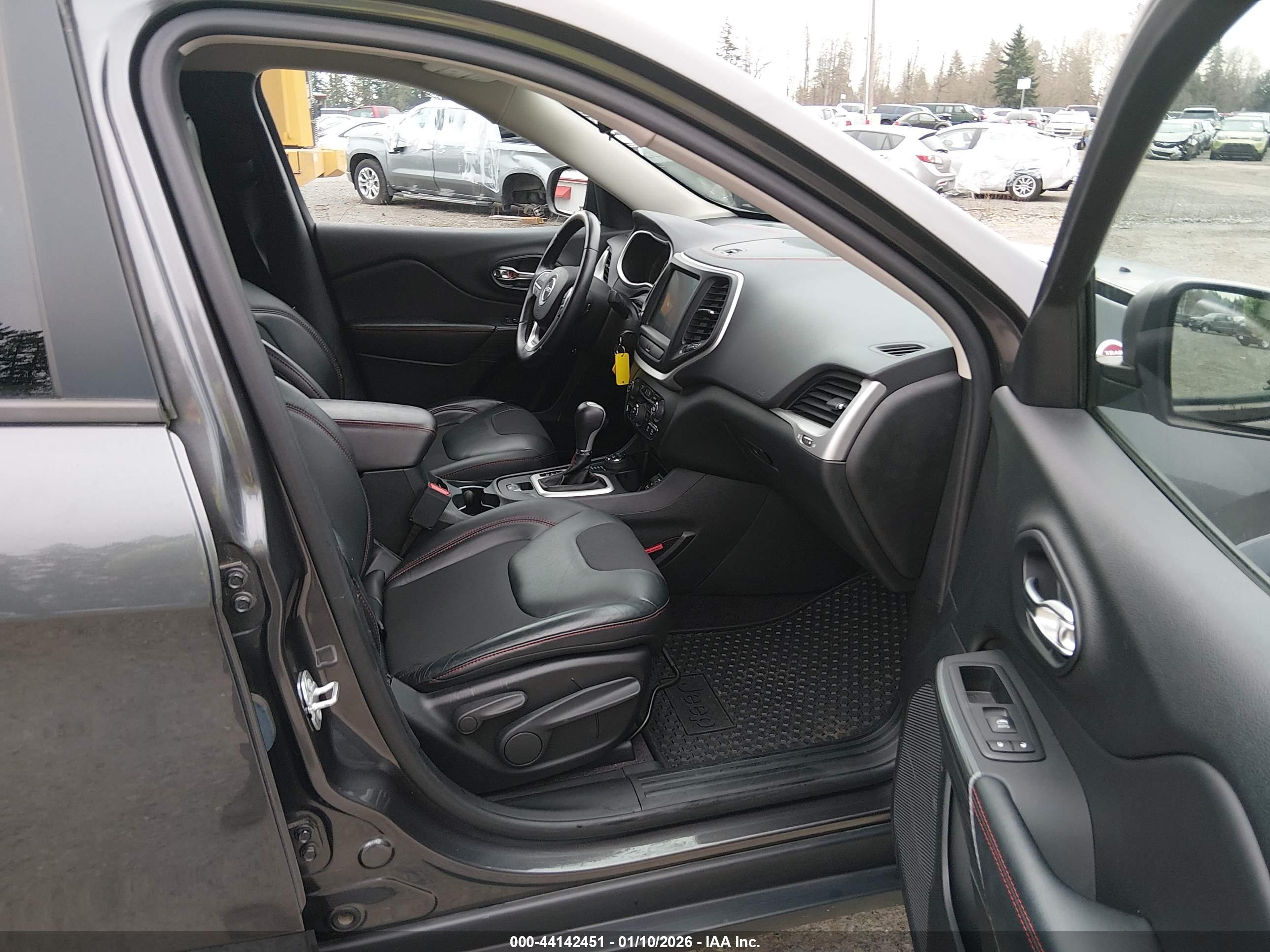 JEEP CHEROKEE image 5
