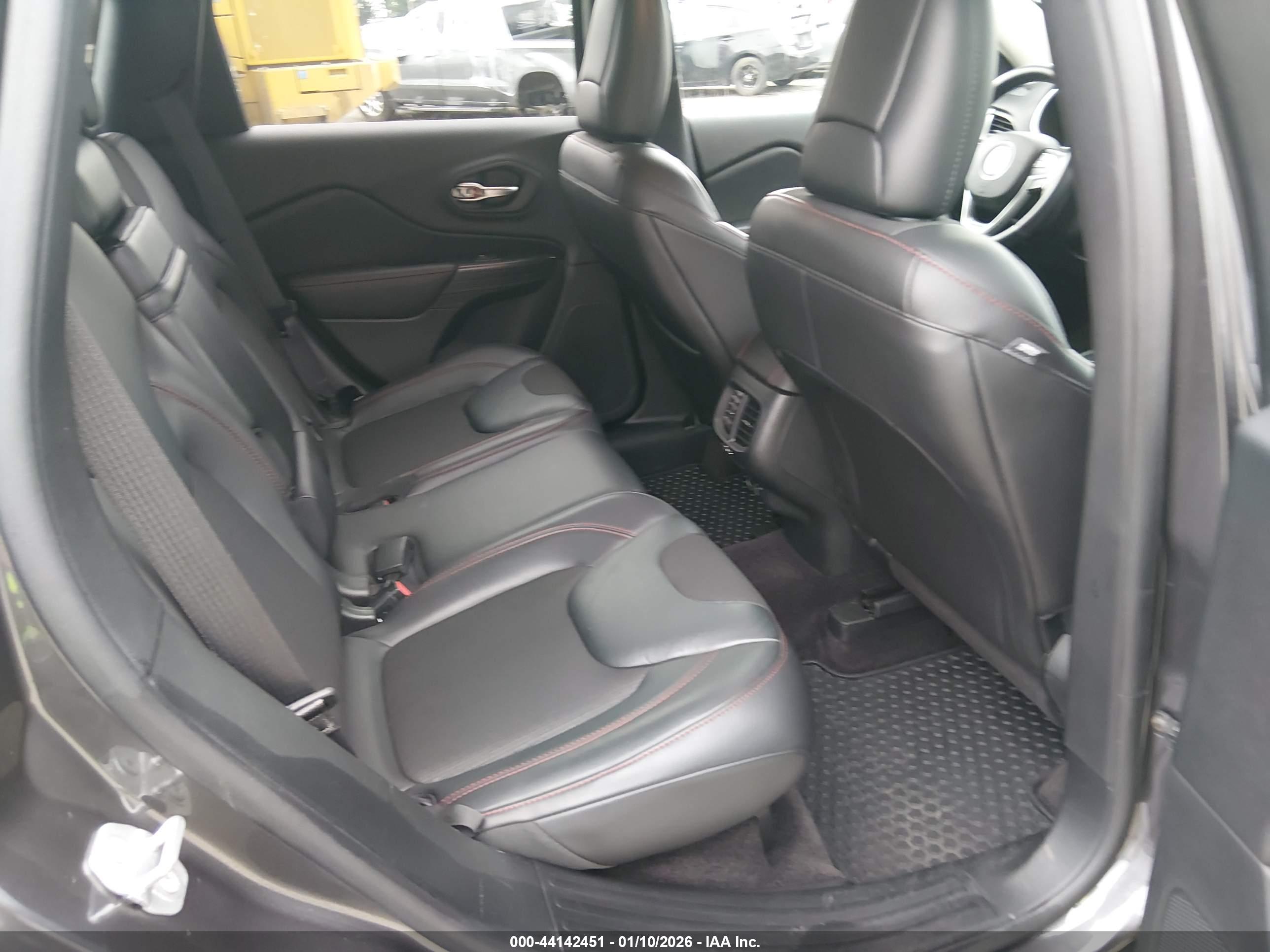 JEEP CHEROKEE image 8